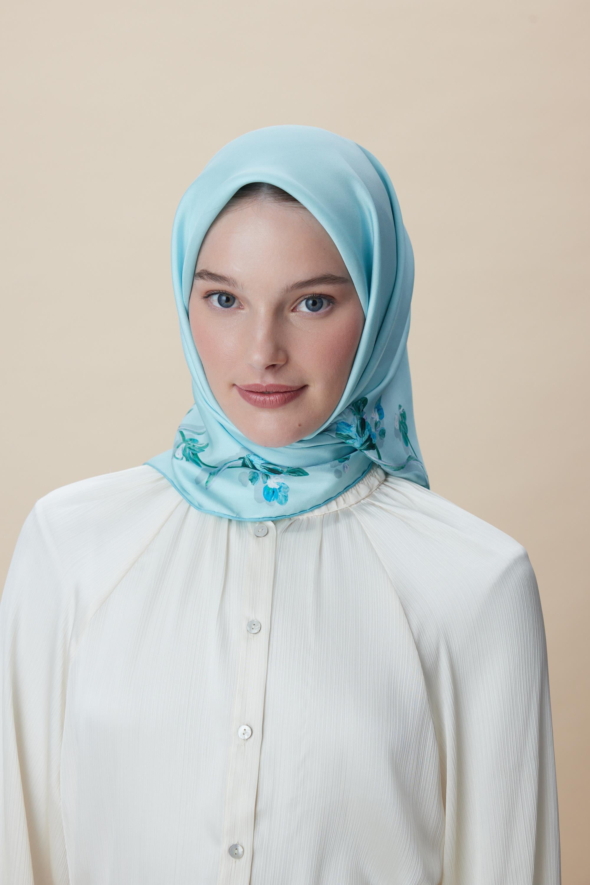 NEVA ÇİFT TARAFLI TİVİL İPEK EŞARP 90*90 CM - AÇIK MAVİ