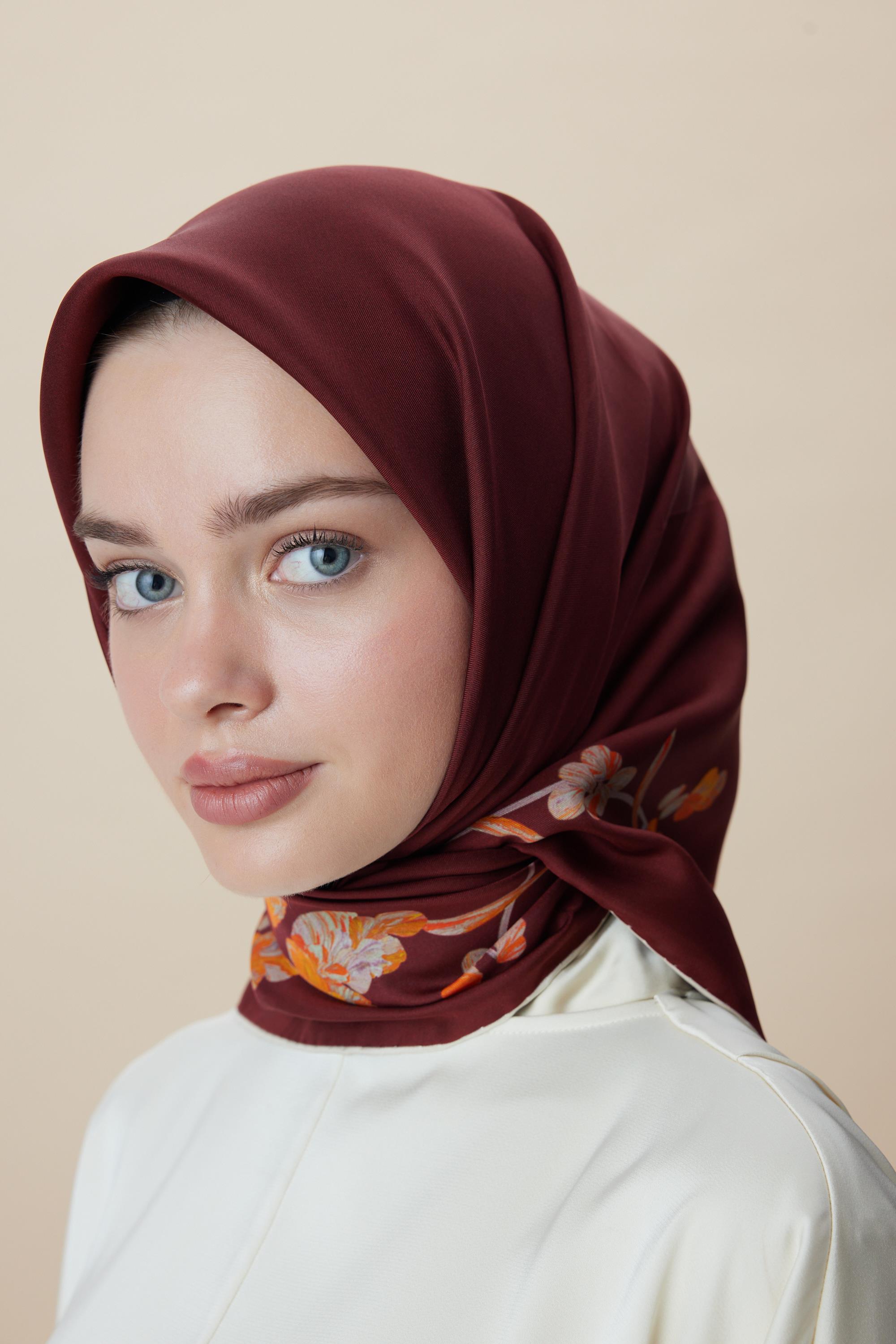 NEVA ÇİFT TARAFLI TİVİL İPEK EŞARP 90*90 CM - BORDO KAHVERENGİ