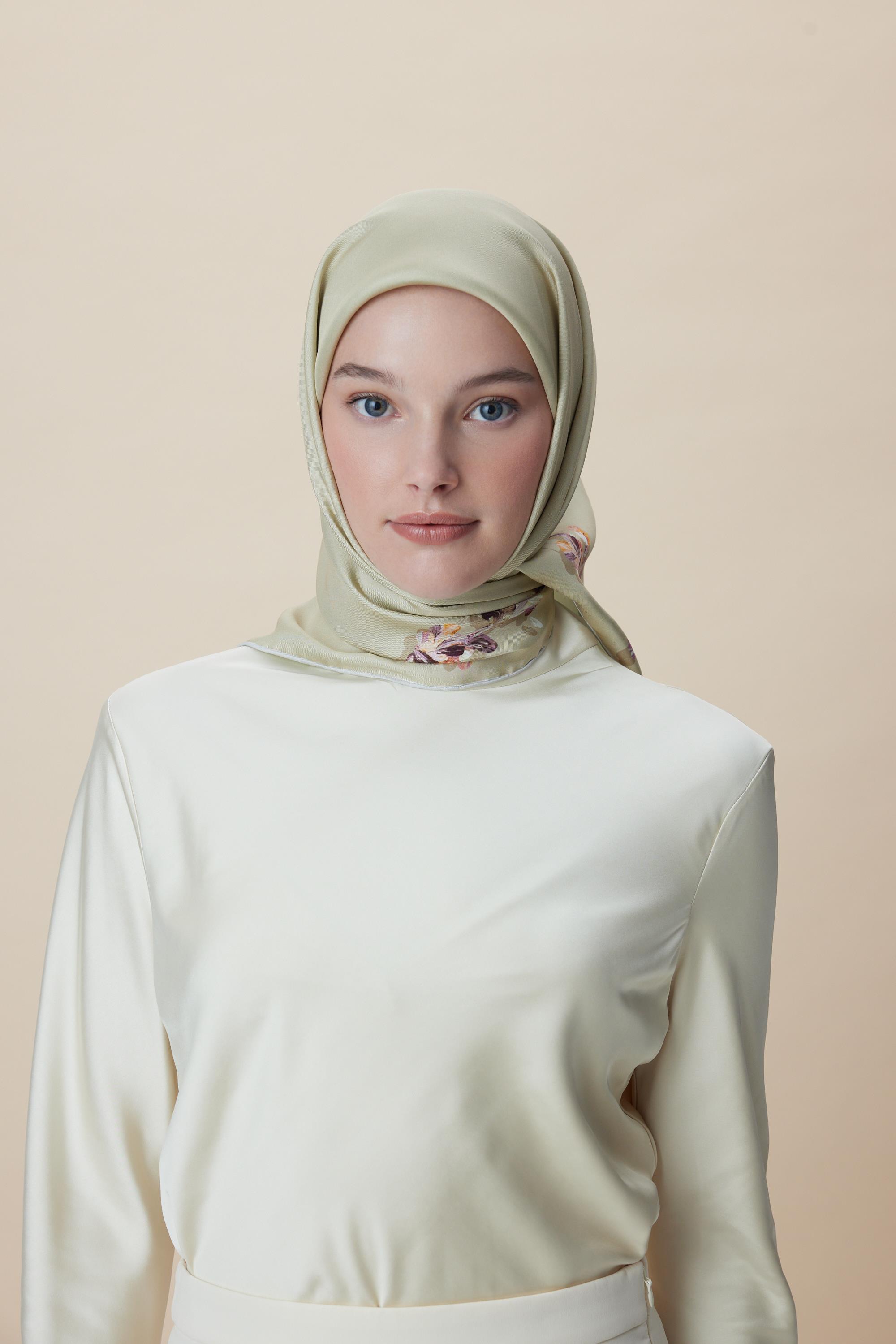 NEVA ÇİFT TARAFLI TİVİL İPEK EŞARP 90*90 CM - KREM