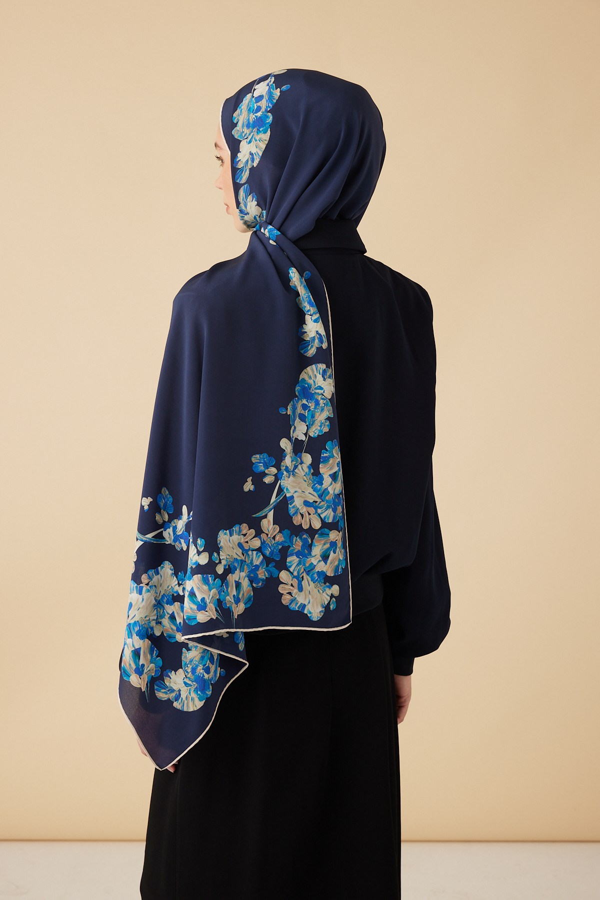 NEVA KREP İPEK ŞAL 70*190 CM - LACİVERT