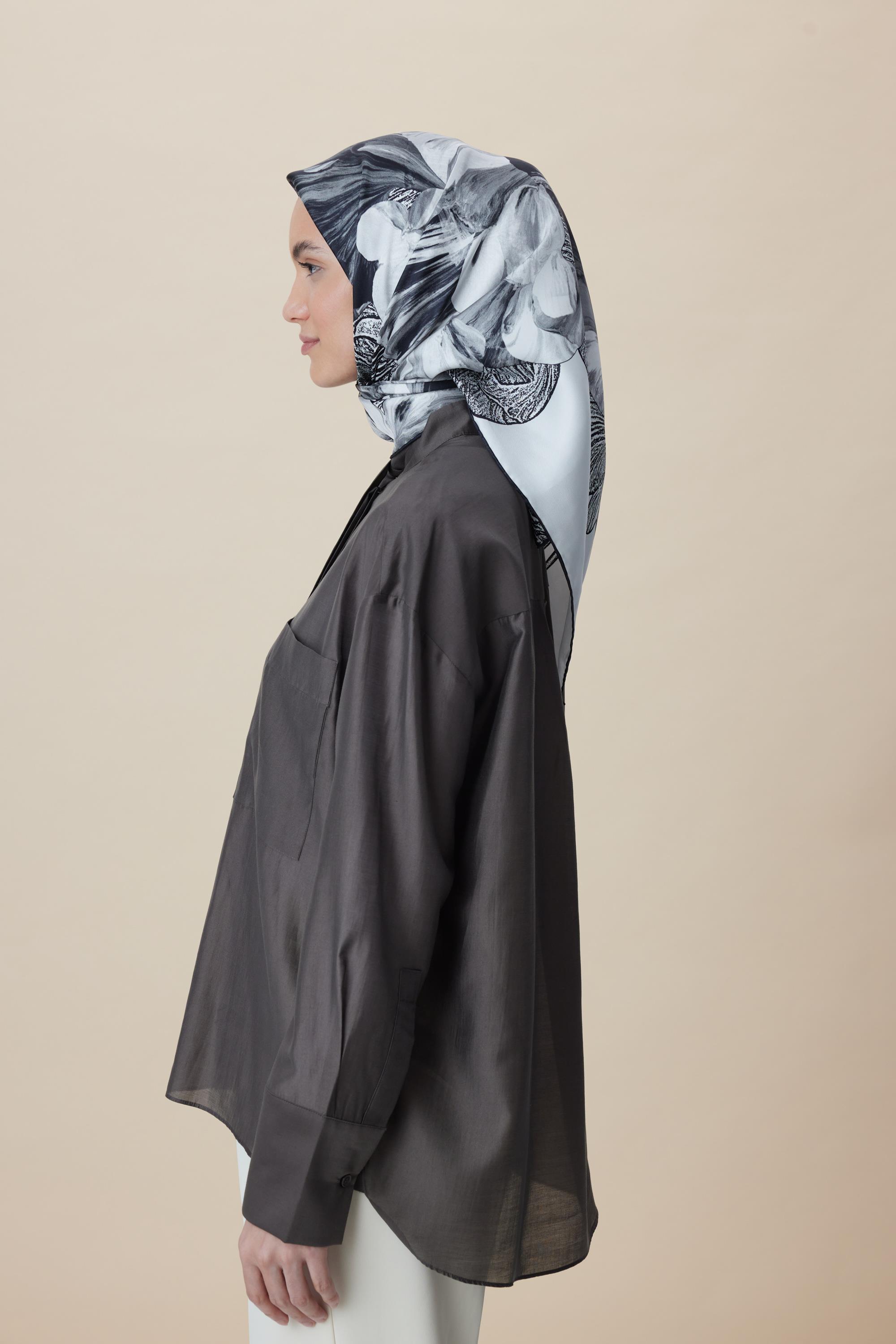 NÜVE TİVİL İPEK EŞARP 90*90 CM - SİYAH