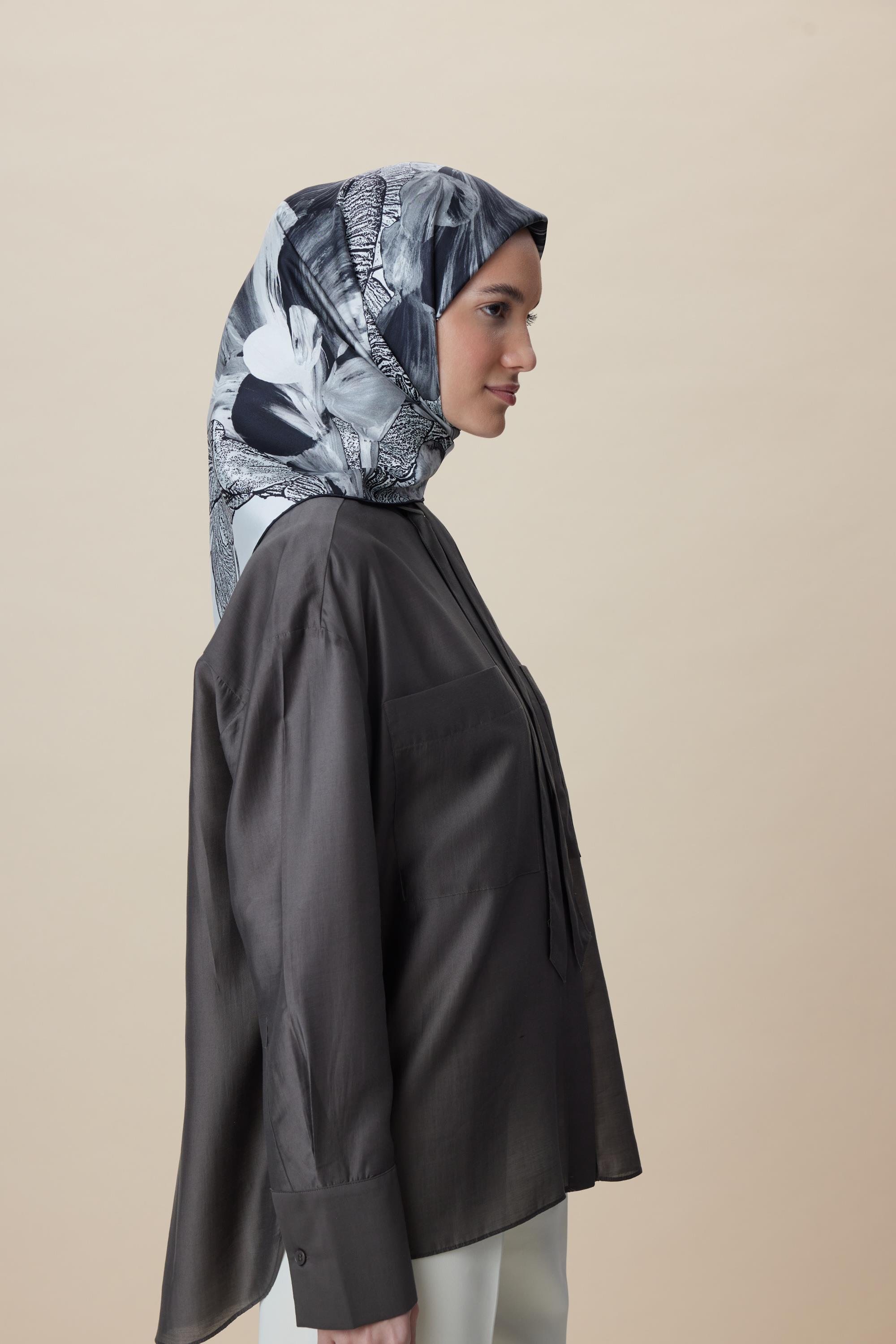 NÜVE TİVİL İPEK EŞARP 90*90 CM - SİYAH