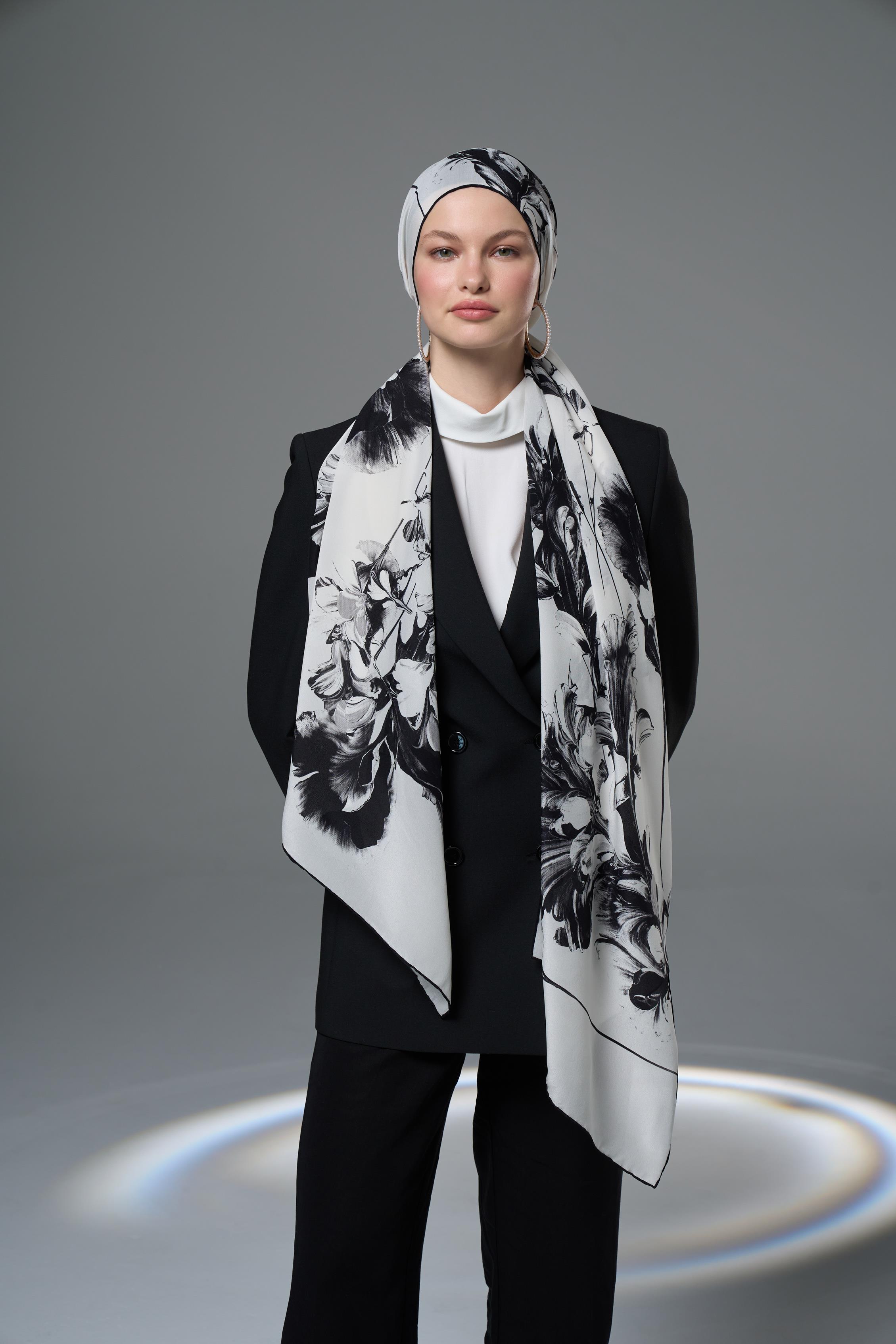 RİŞE KREP İPEK ŞAL 70*190  – EKRU