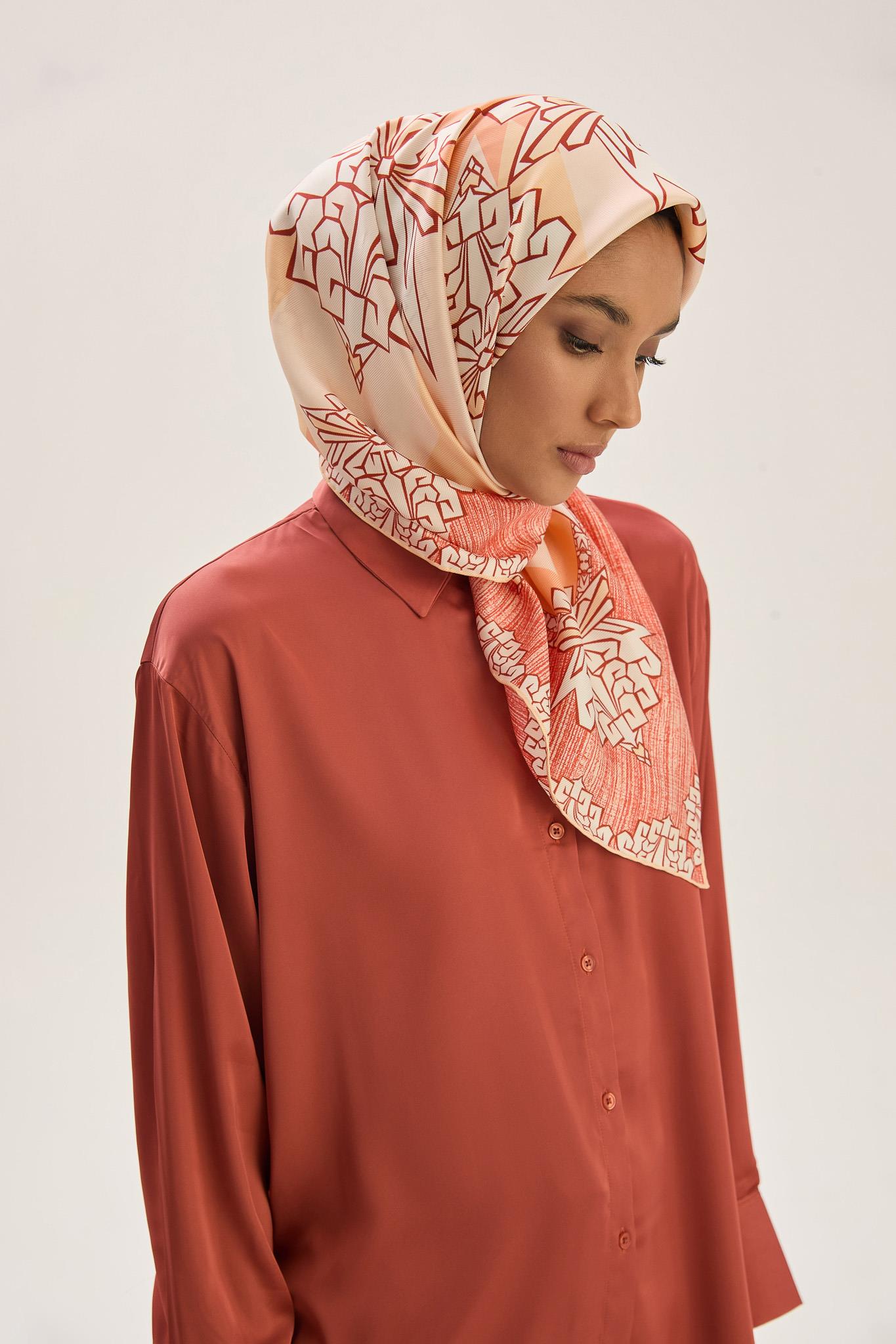 ŞİMAL MULBERRY İPEK EŞARP 90*90 CM - SOMON
