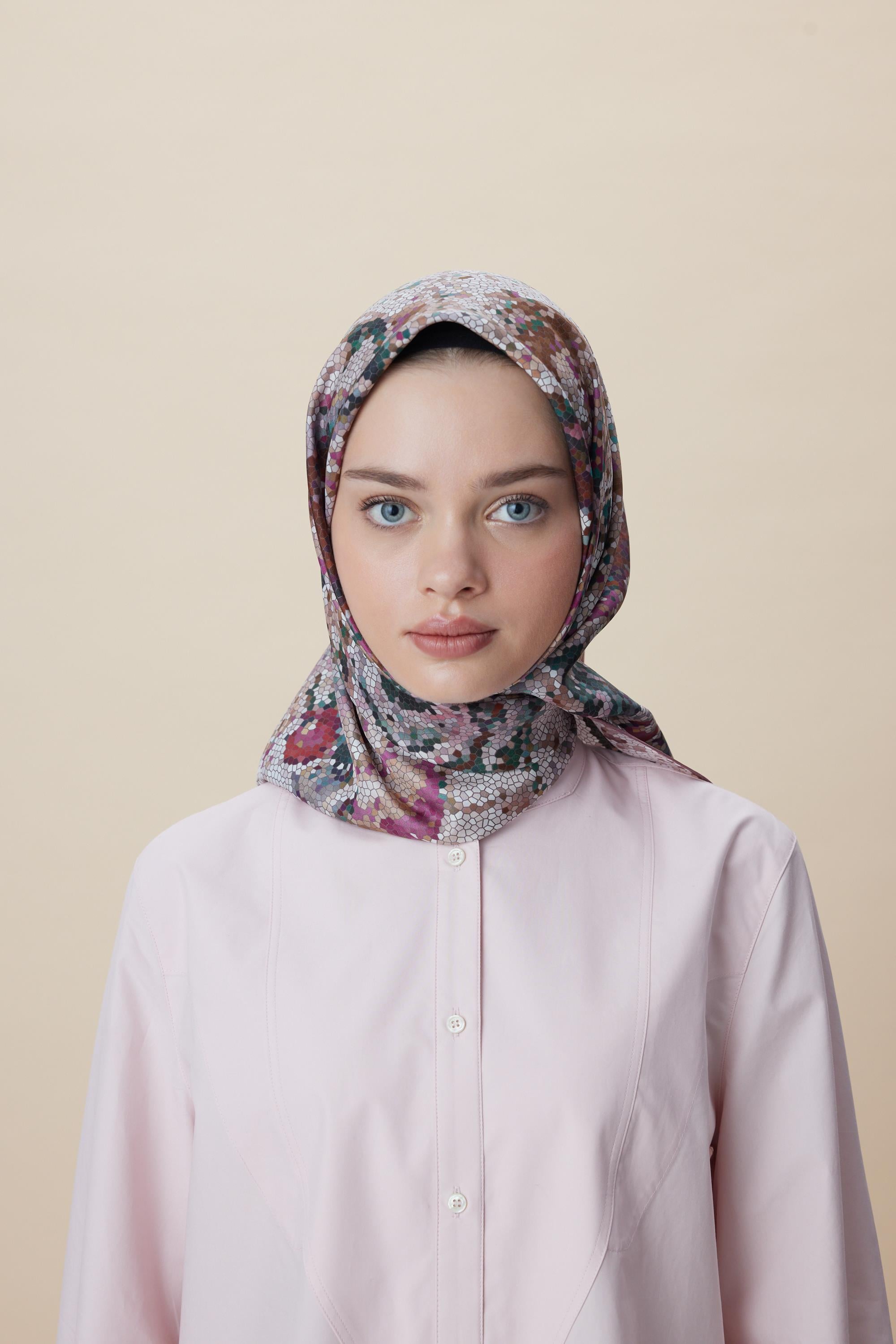 SU MASALI ÇİFT TARAFLI TİVİL İPEK EŞARP 90*90 CM - PUDRA PEMBE
