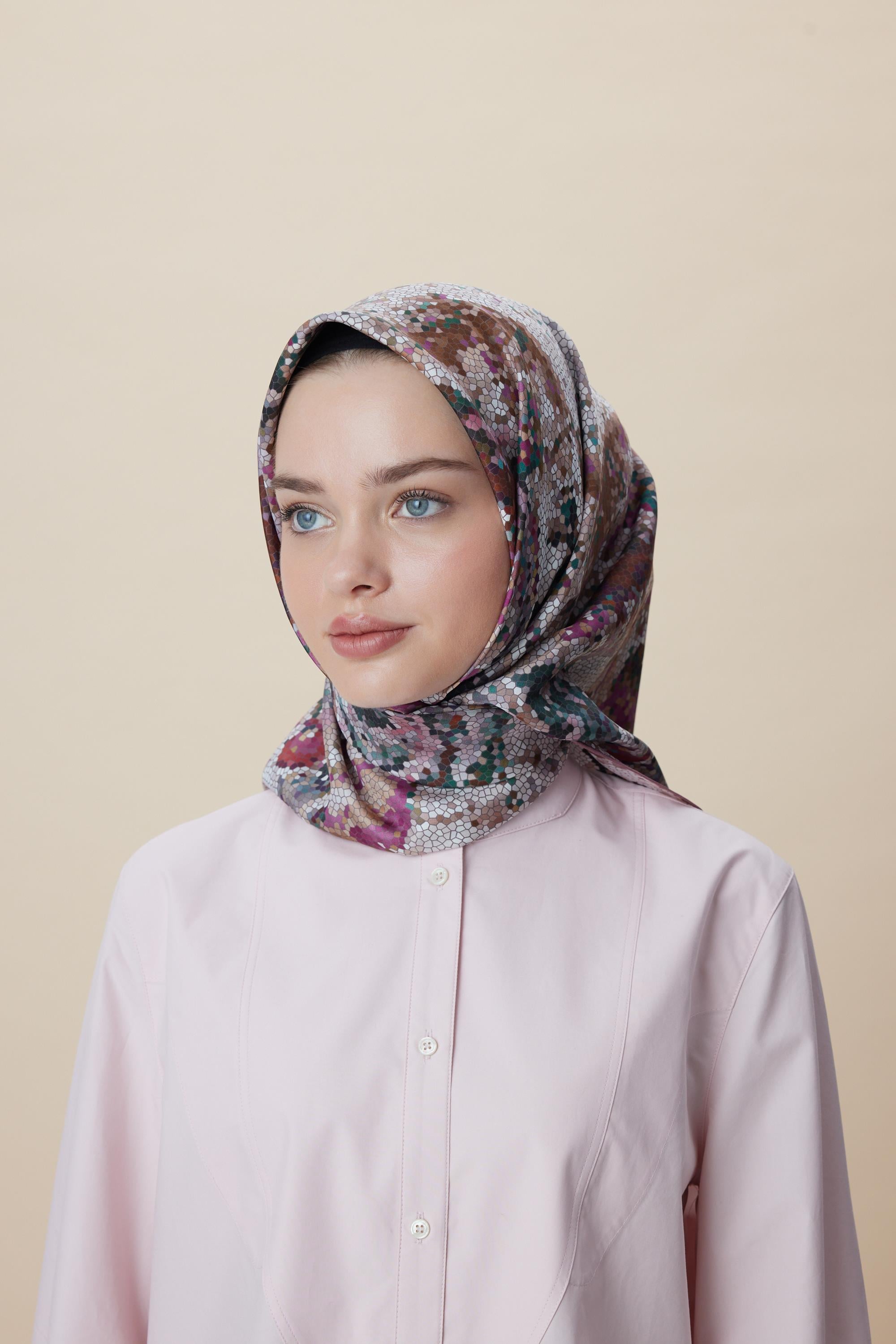 SU MASALI ÇİFT TARAFLI TİVİL İPEK EŞARP 90*90 CM - PUDRA PEMBE