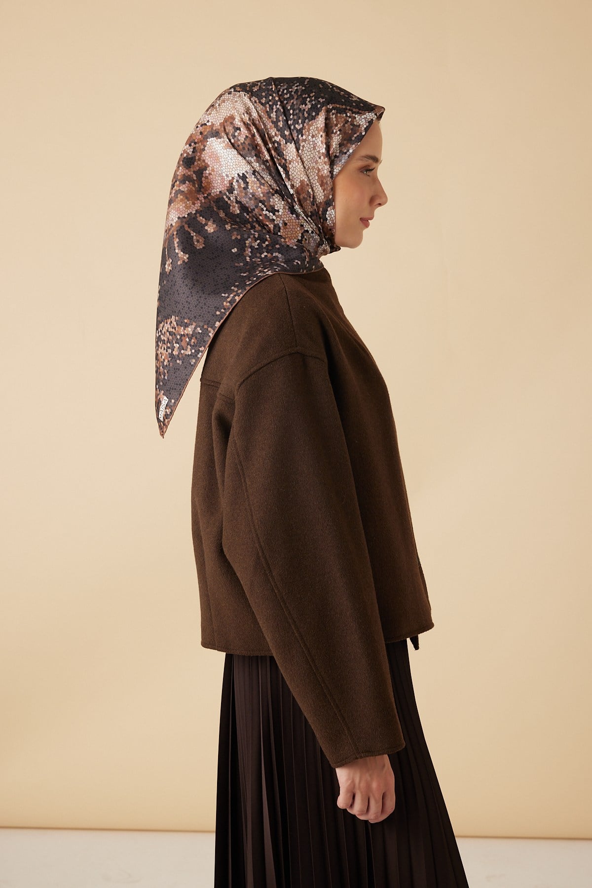 SU MASALI TİVİL İPEK EŞARP 90*90 CM - KAHVERENGİ
