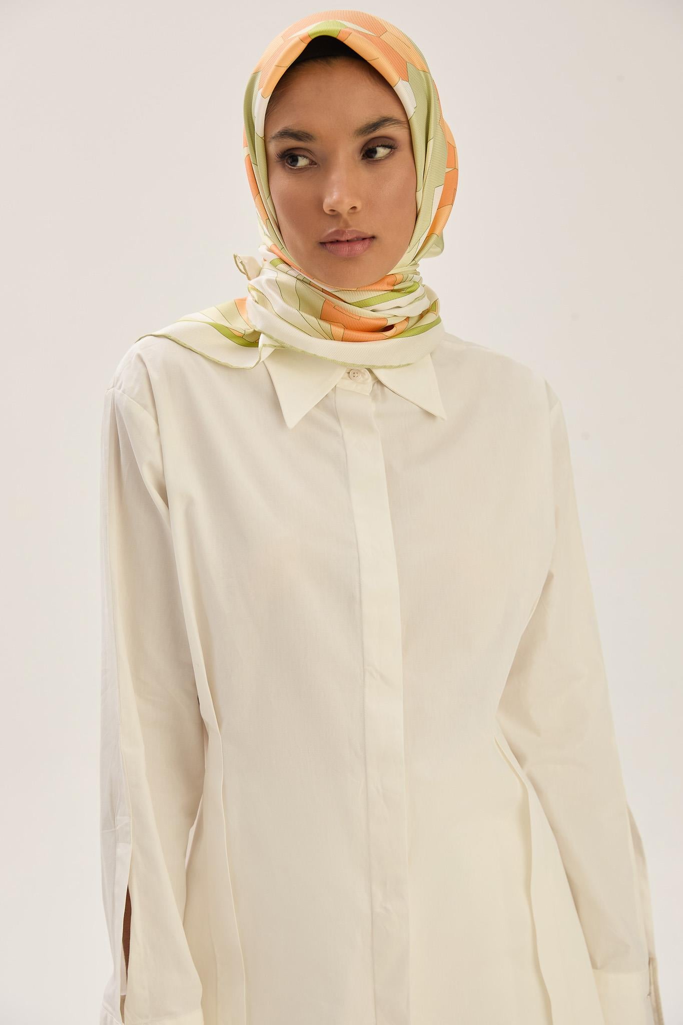 TARA MULBERRY İPEK EŞARP 90*90 CM - FISTIK YEŞİLİ