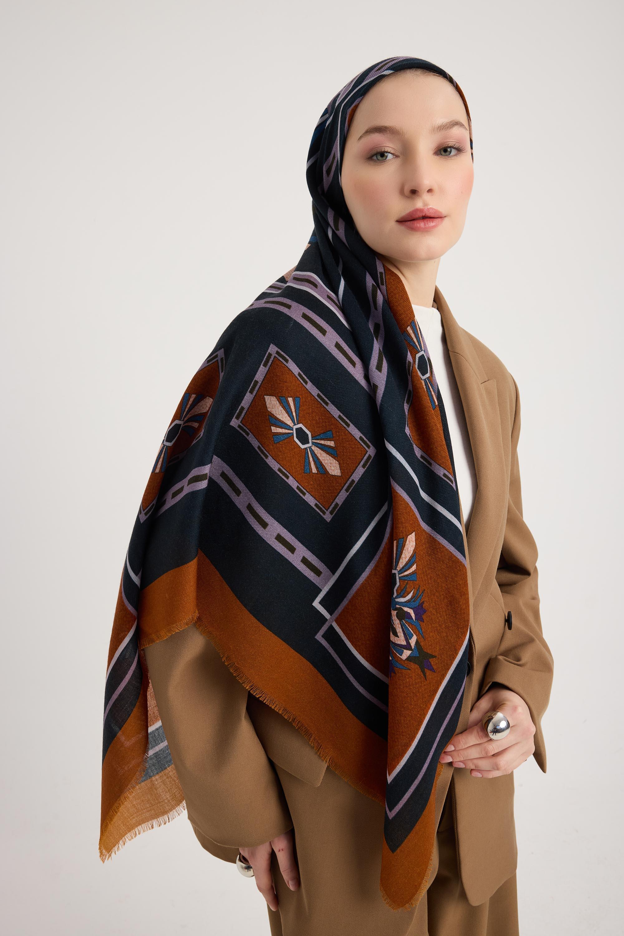 TUSEM YÜN İPEK EŞARP 110*110 CM - LACİVERT