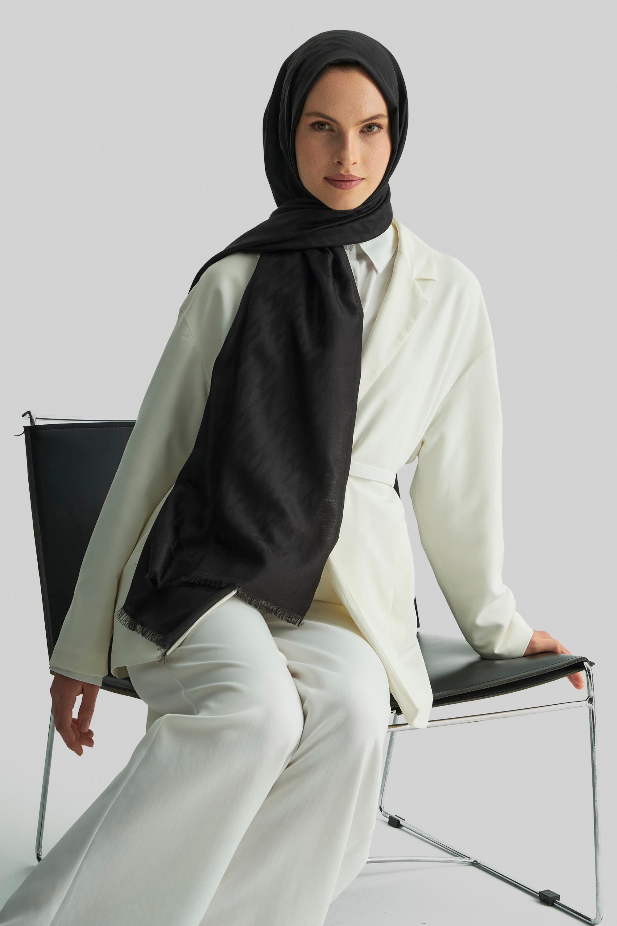 UMAY %100 İPEK JAKARLI ŞAL-SİYAH