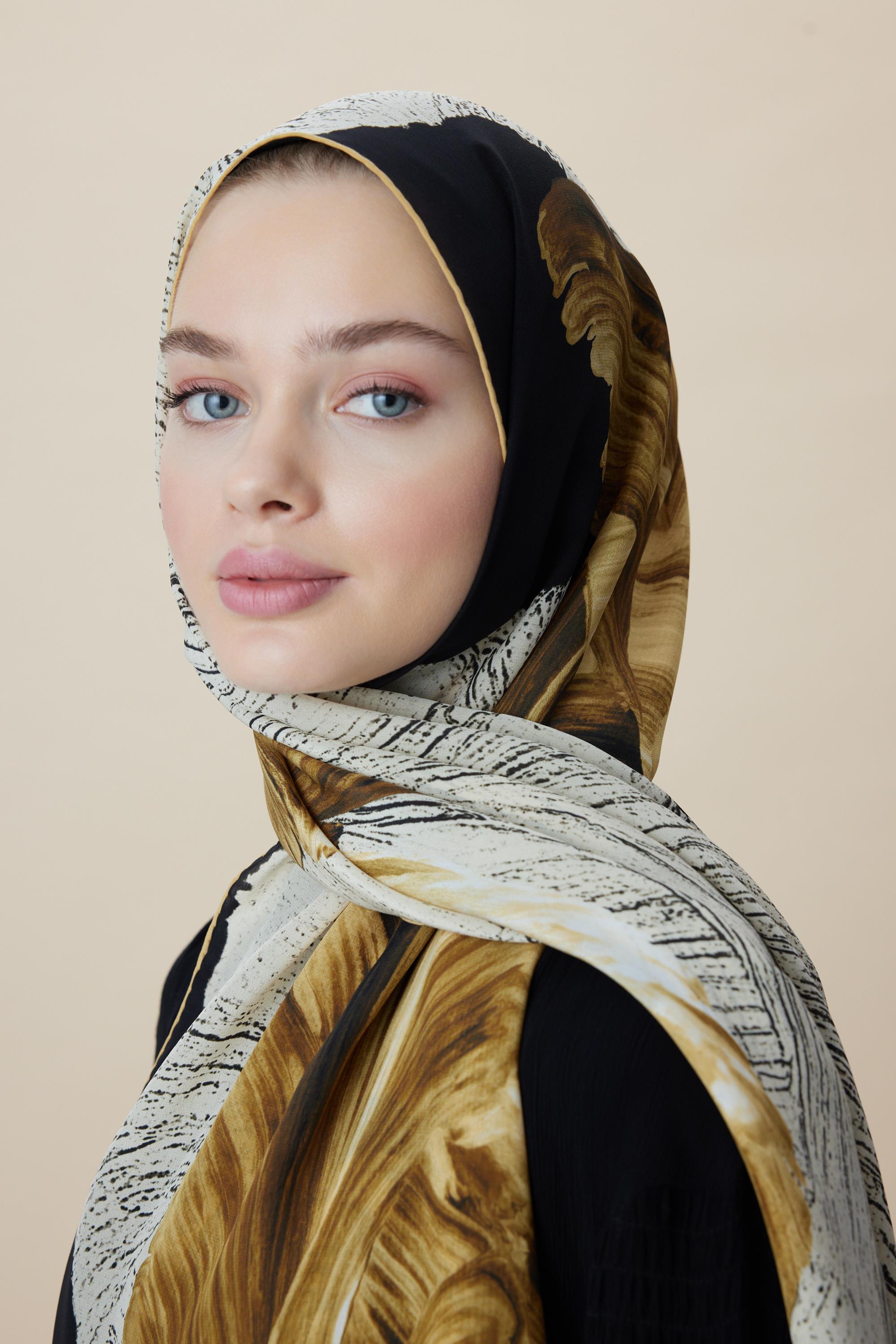 YAKAMOZ KREP İPEK ŞAL 70*190 CM - GOLD SİYAH