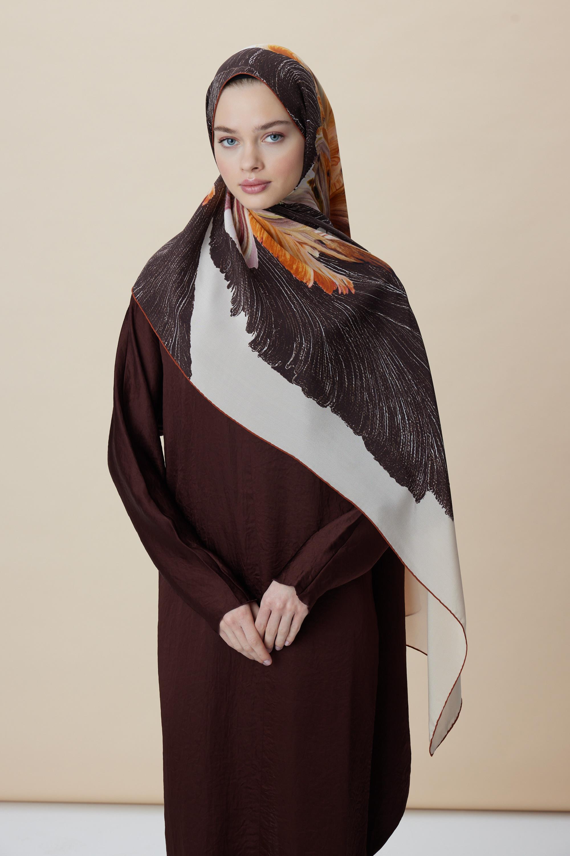 YAKAMOZ KREP İPEK ŞAL 70*190 CM - KAHVERENGİ