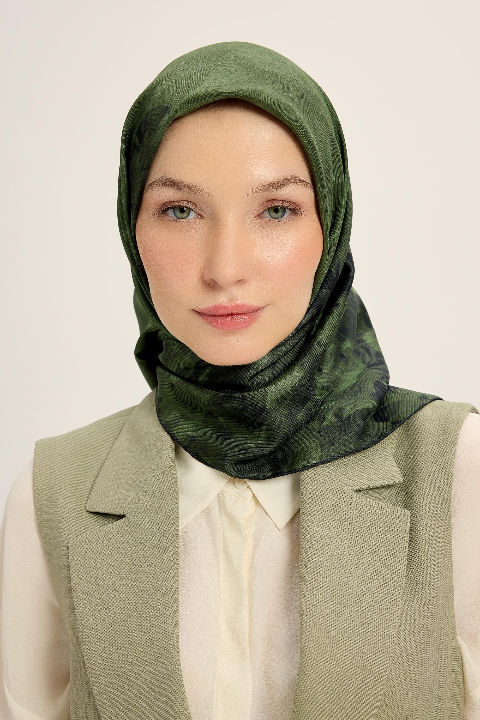 YONCA MULBERRY İPEK EŞARP 90*90 CM - KOYU YEŞİL