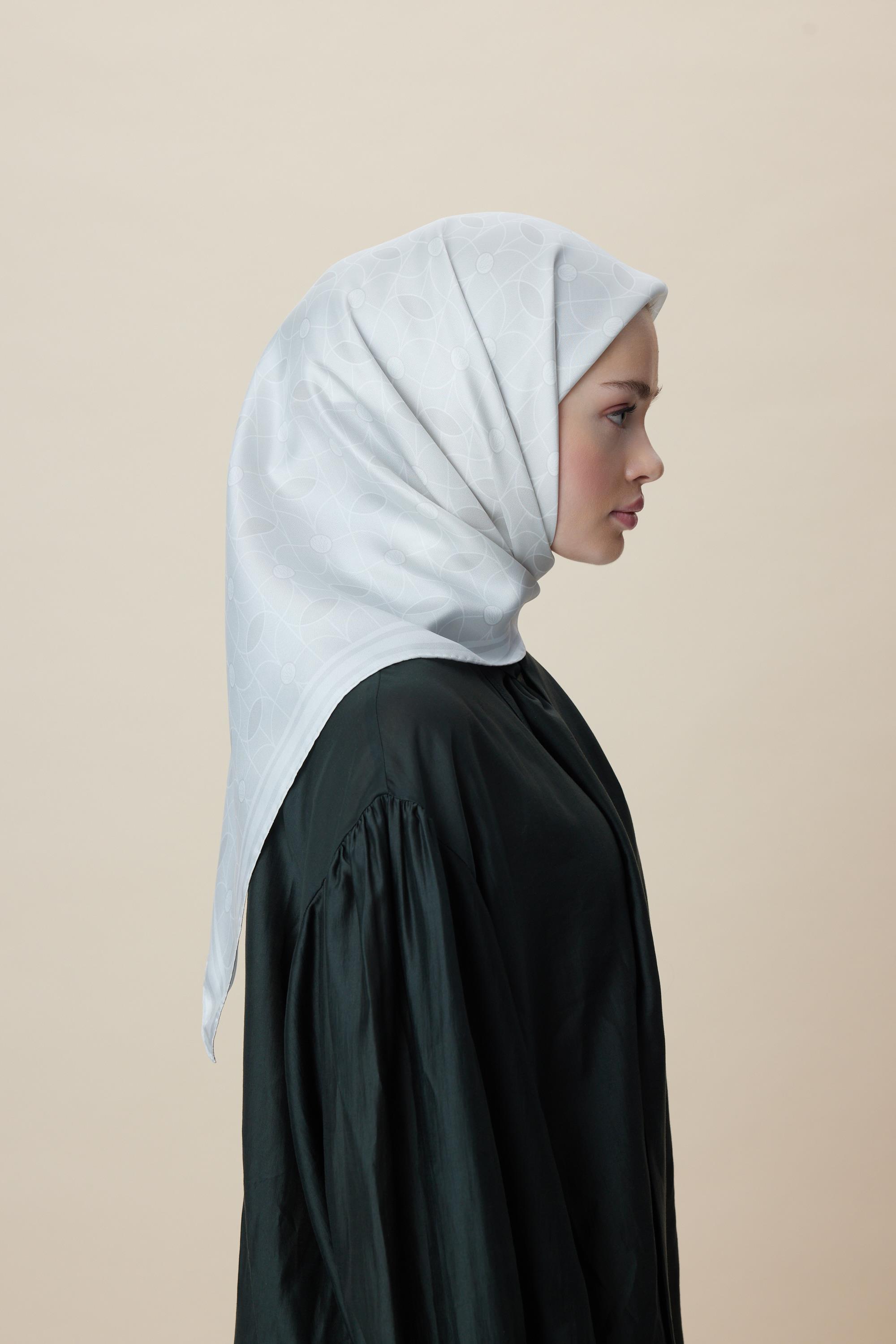 ZERRE TİVİL İPEK EŞARP 90*90 CM - İNCİ BEYAZI