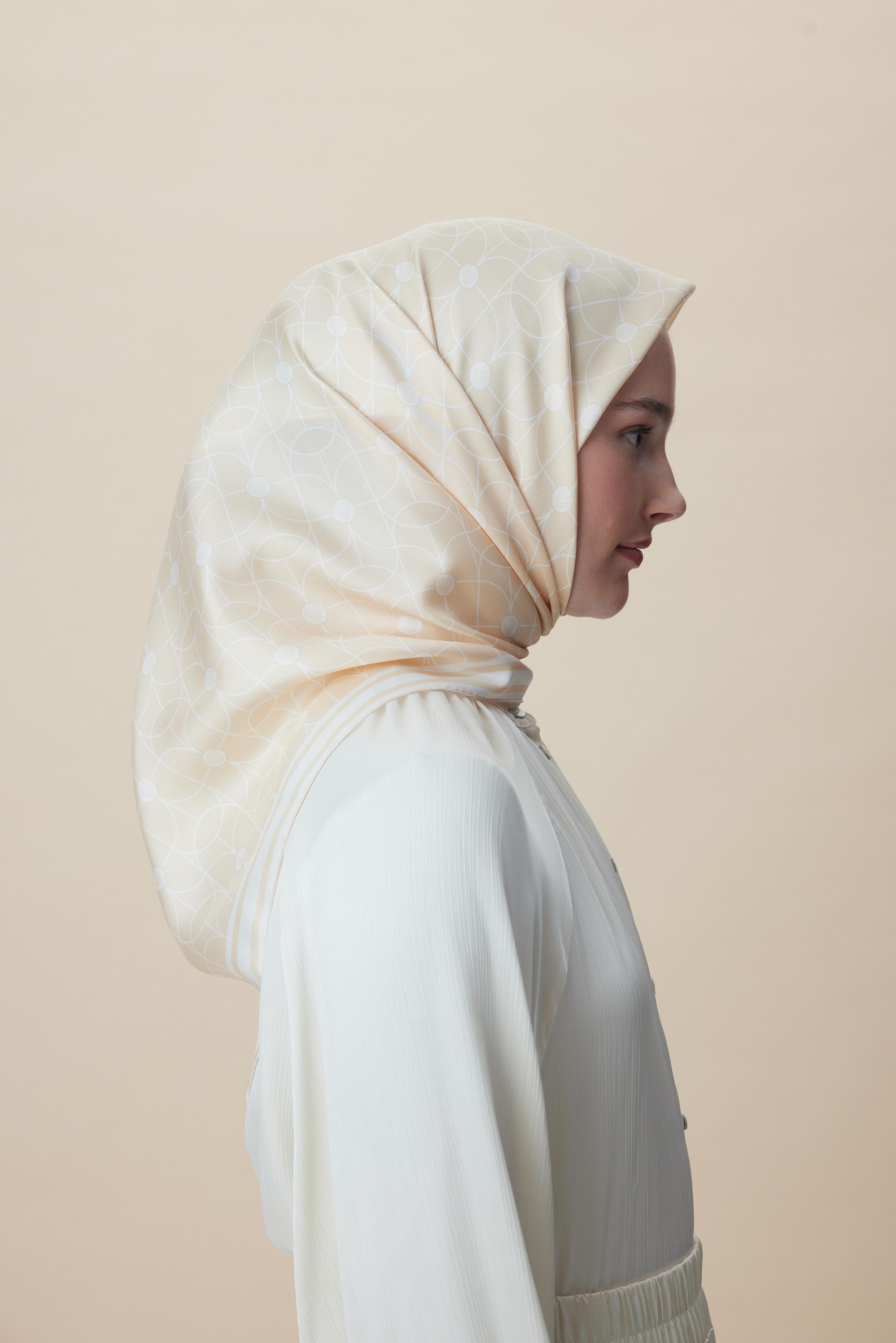 ZERRE TİVİL İPEK EŞARP 90*90 CM - KREM