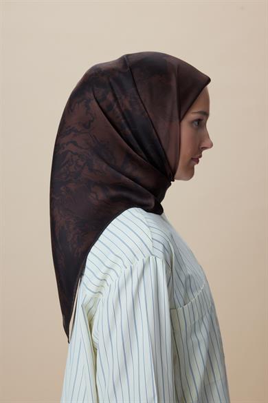 KATRE SURA İPEK EŞARP 90*90 CM - KAHVERENGİ