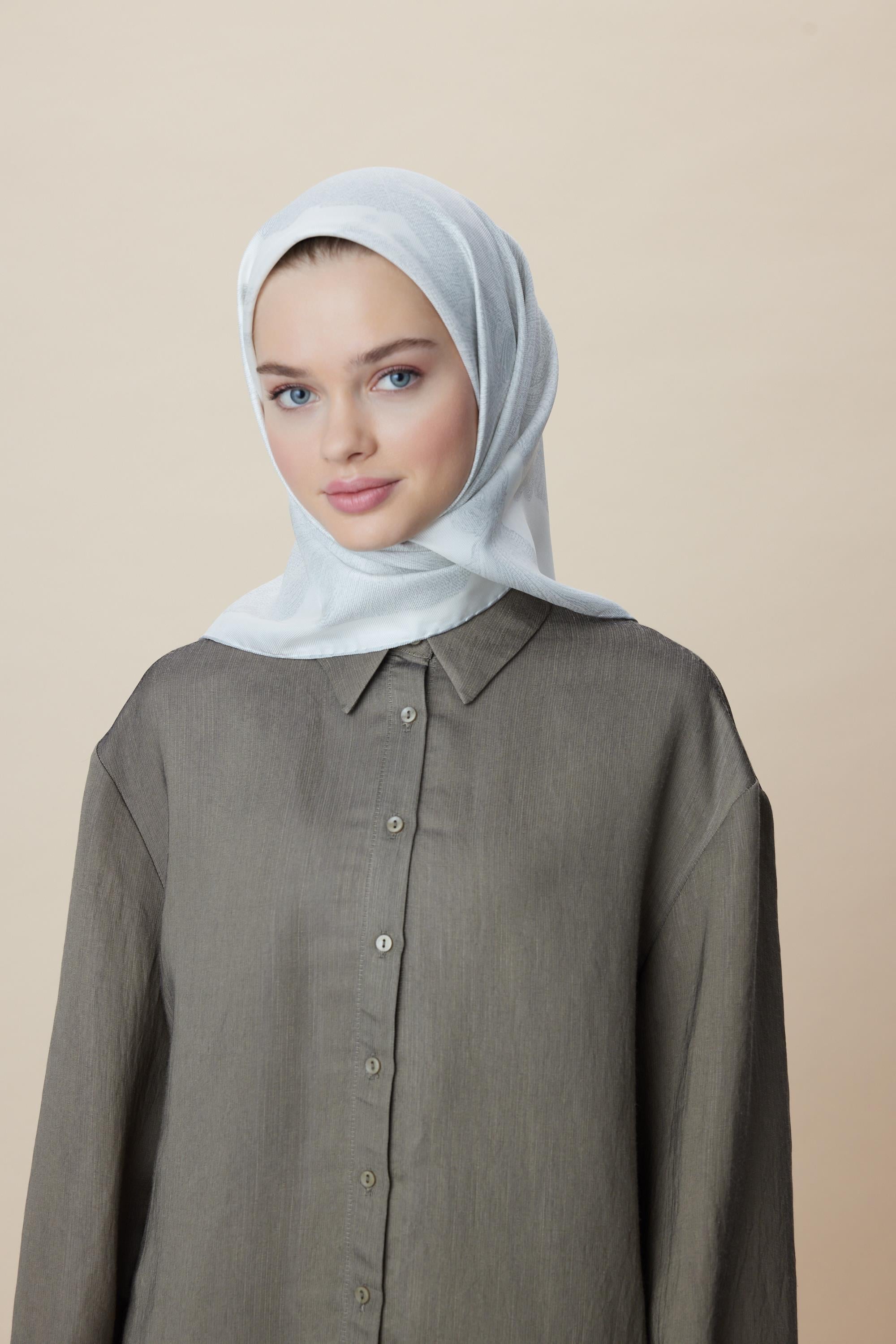 FARAH MULBERRY İPEK EŞARP 90*90 CM - GÜMÜŞ