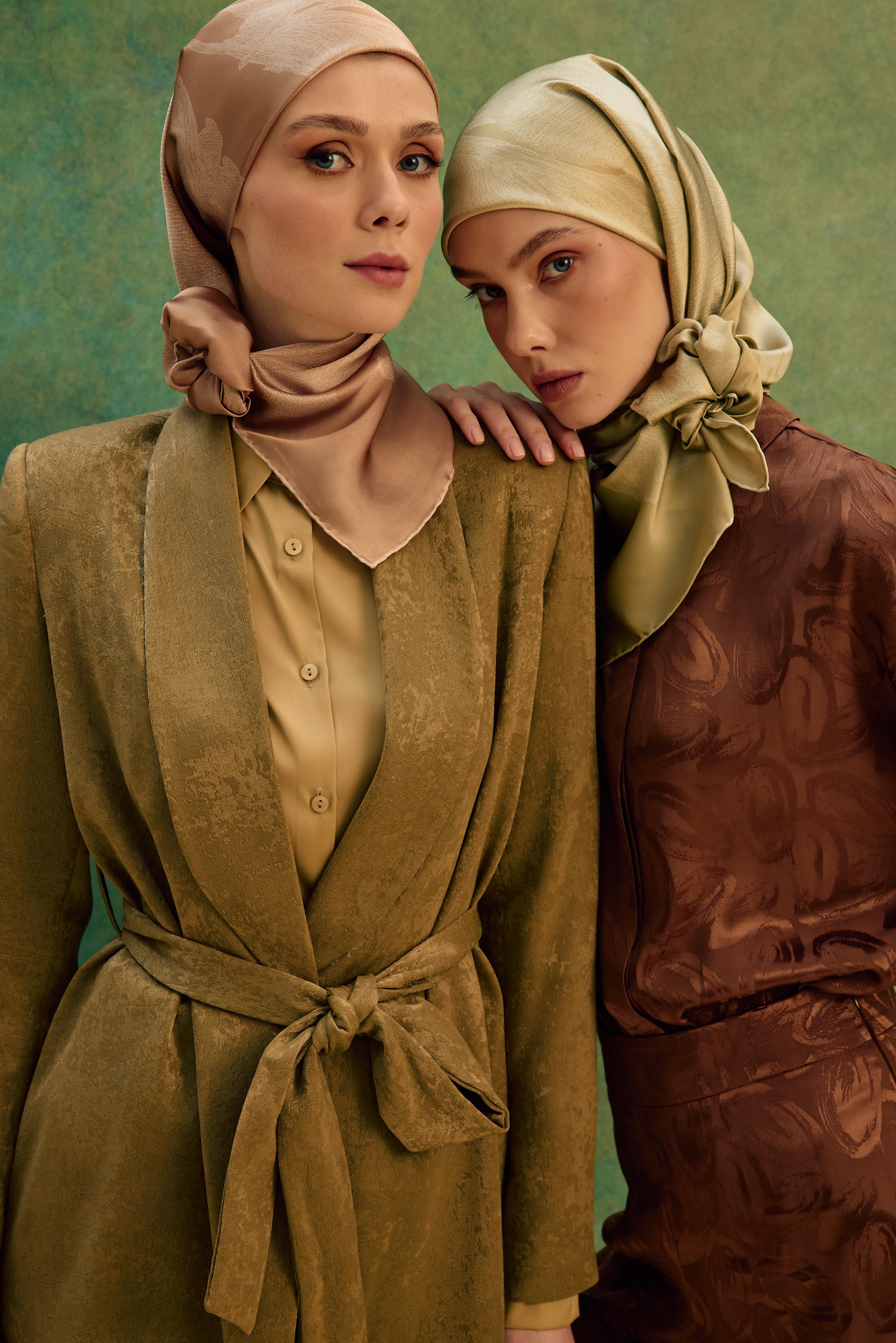 FARAH SURA İPEK EŞARP 90*90 CM - CAMEL