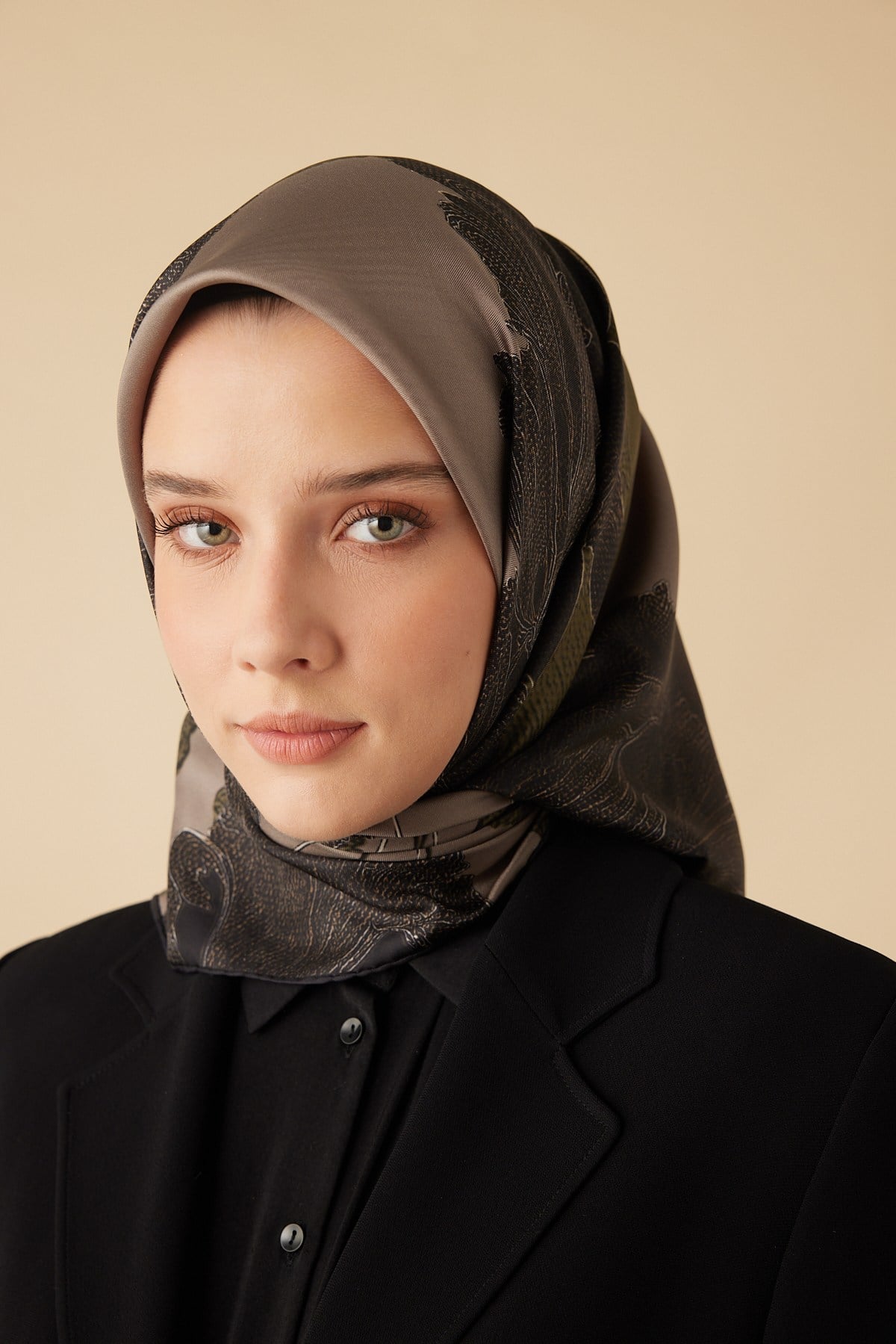 HALE TİVİL İPEK EŞARP 90*90 CM - VİZON HAKİ