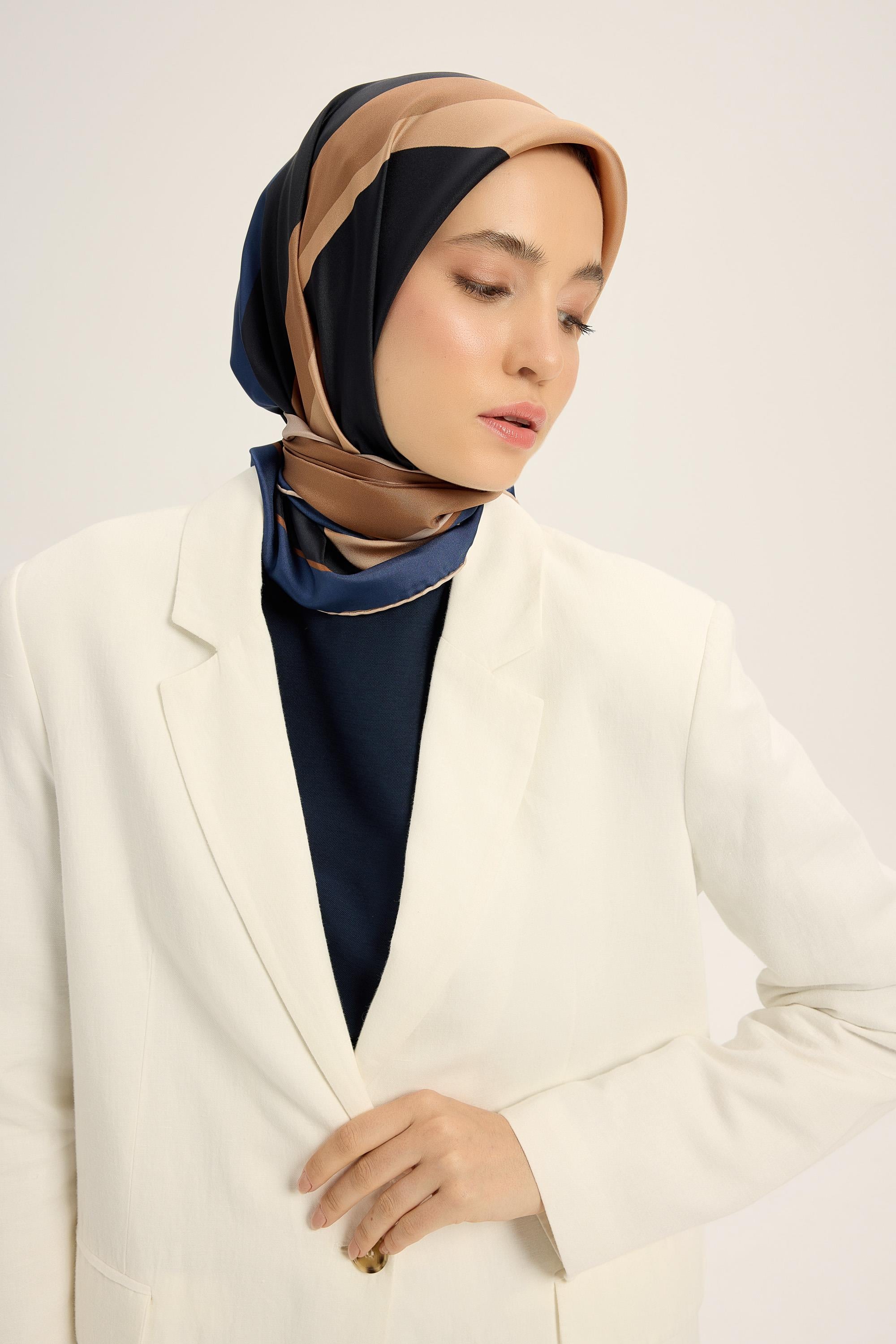 LALE TİVİL İPEK EŞARP 90*90 CM - BEJ