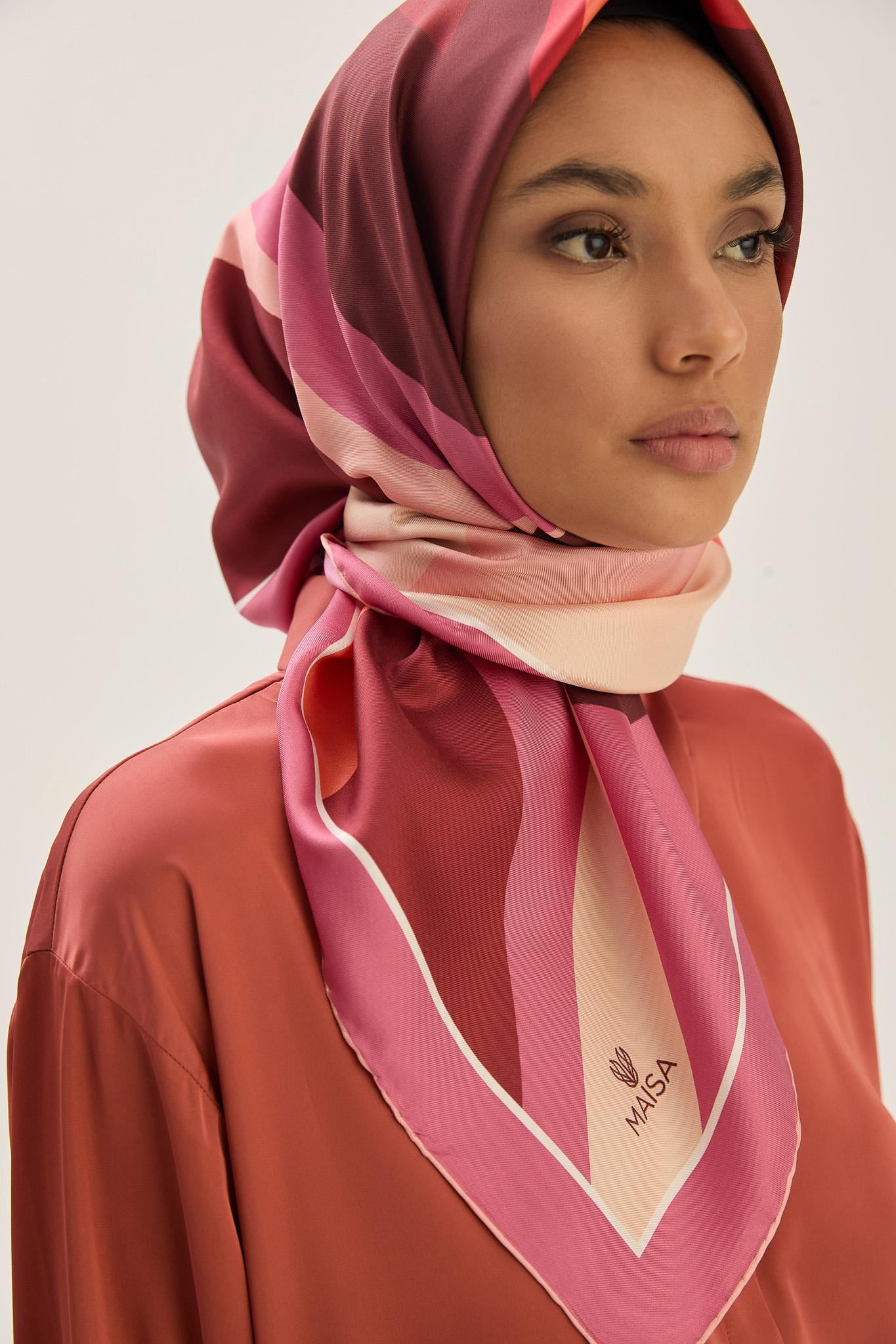 LALE TİVİL İPEK EŞARP 90*90 CM - GÜL KURUSU