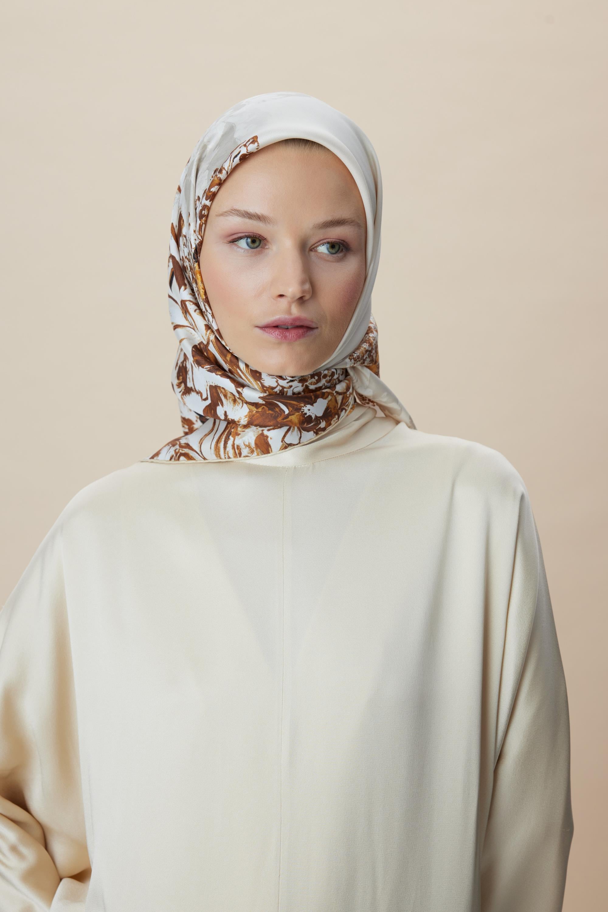 LARİN TİVİL İPEK EŞARP 90*90 CM - BEJ