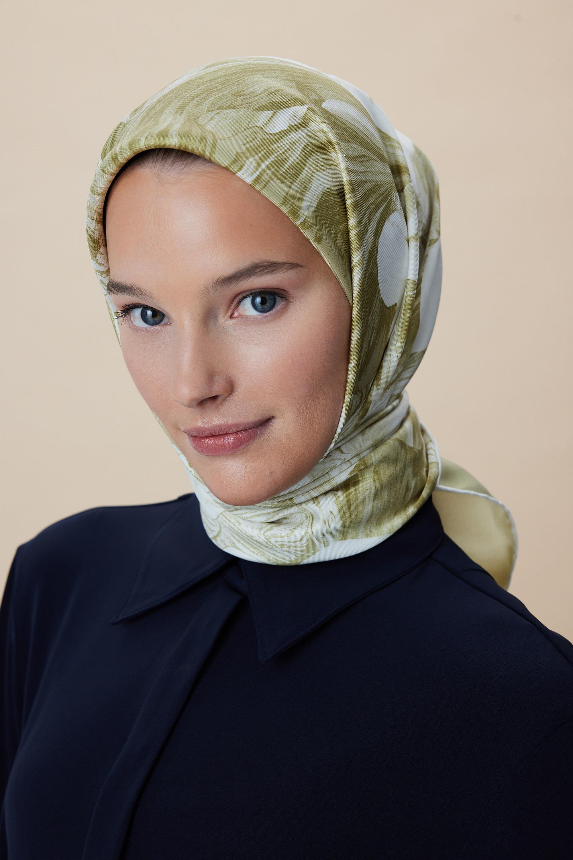 NÜVE TİVİL İPEK EŞARP 90*90 CM - ADAÇAYI