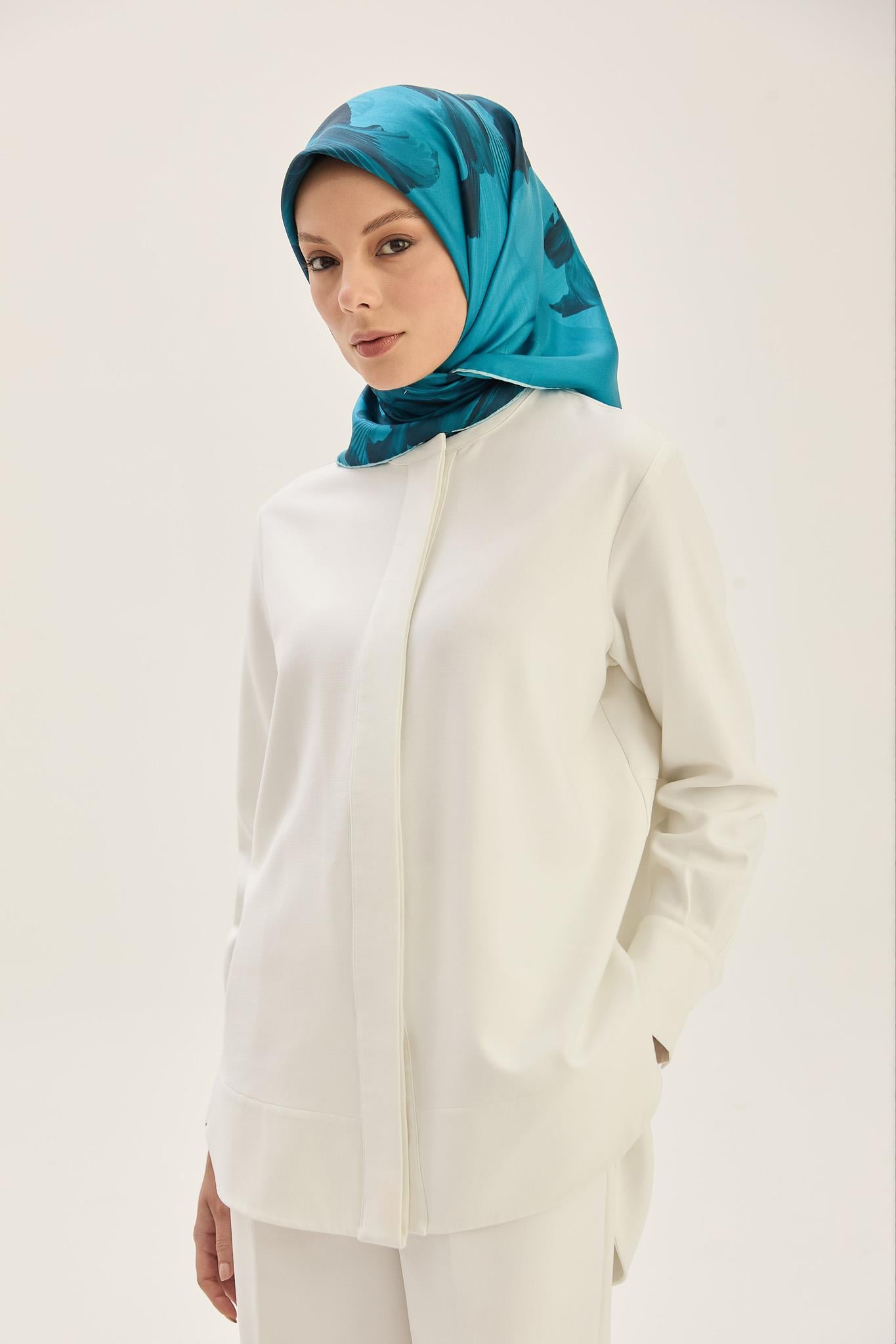 ZER TİVİL İPEK EŞARP 90*90 CM - KOYU MAVİ