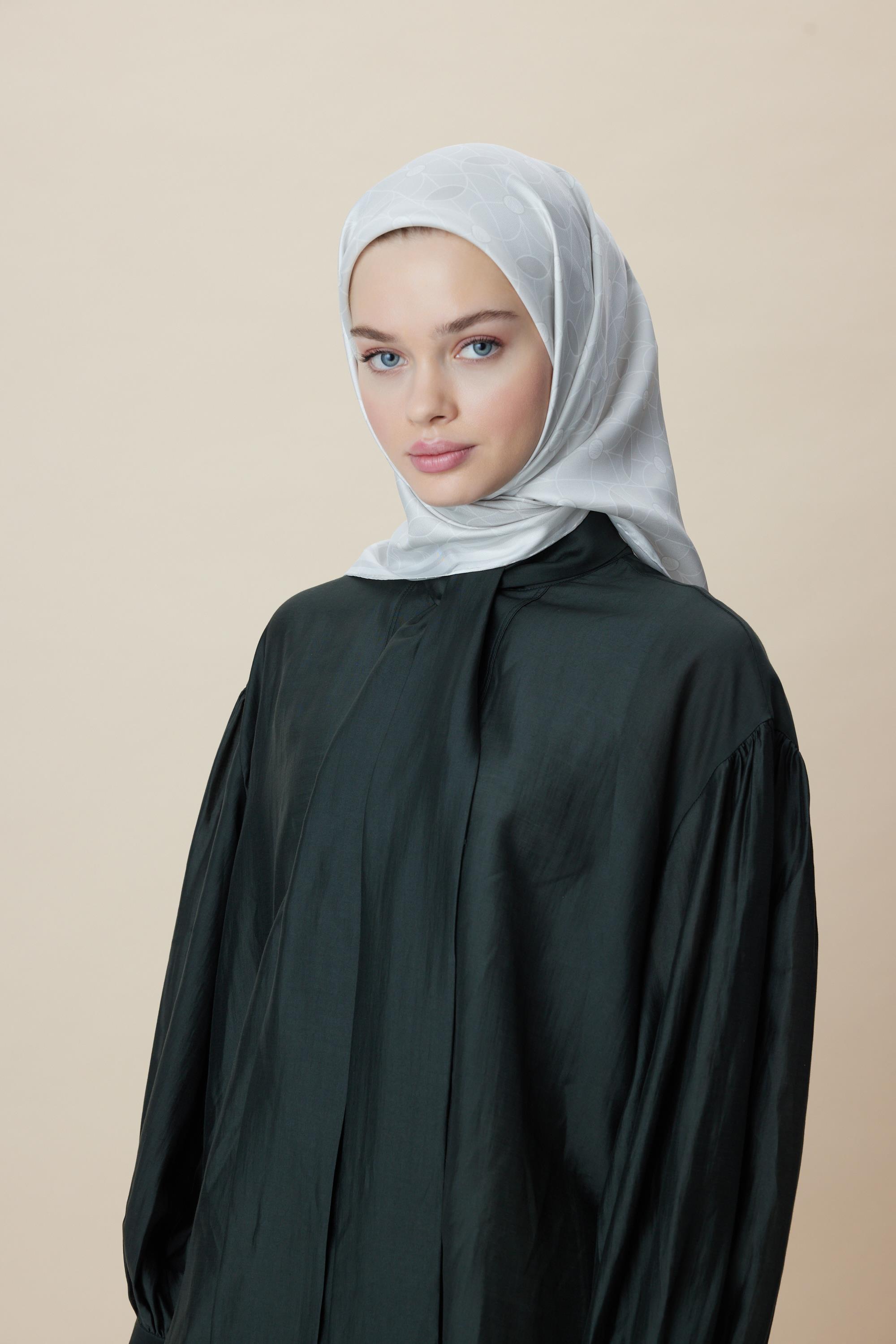 ZERRE TİVİL İPEK EŞARP 90*90 CM - İNCİ BEYAZI