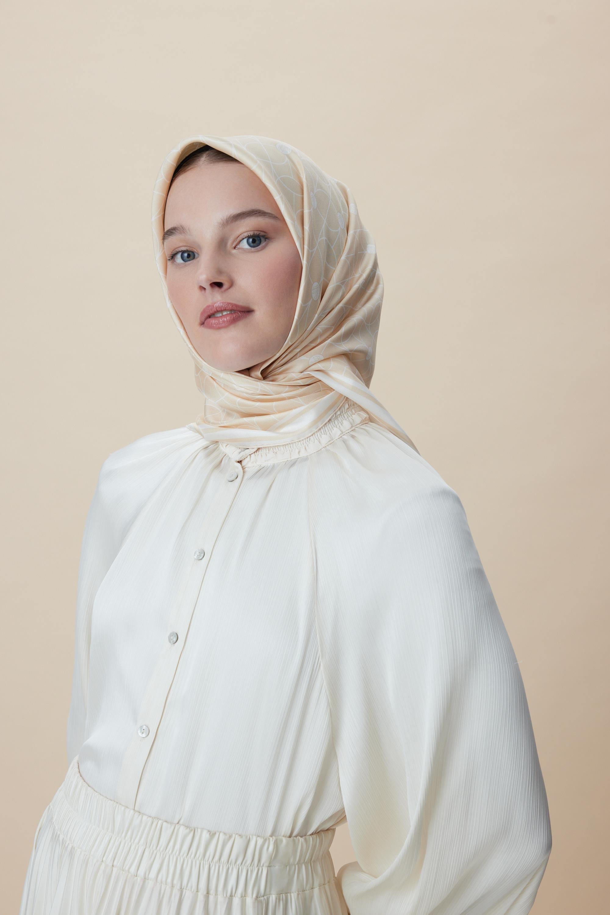 ZERRE TİVİL İPEK EŞARP 90*90 CM - KREM