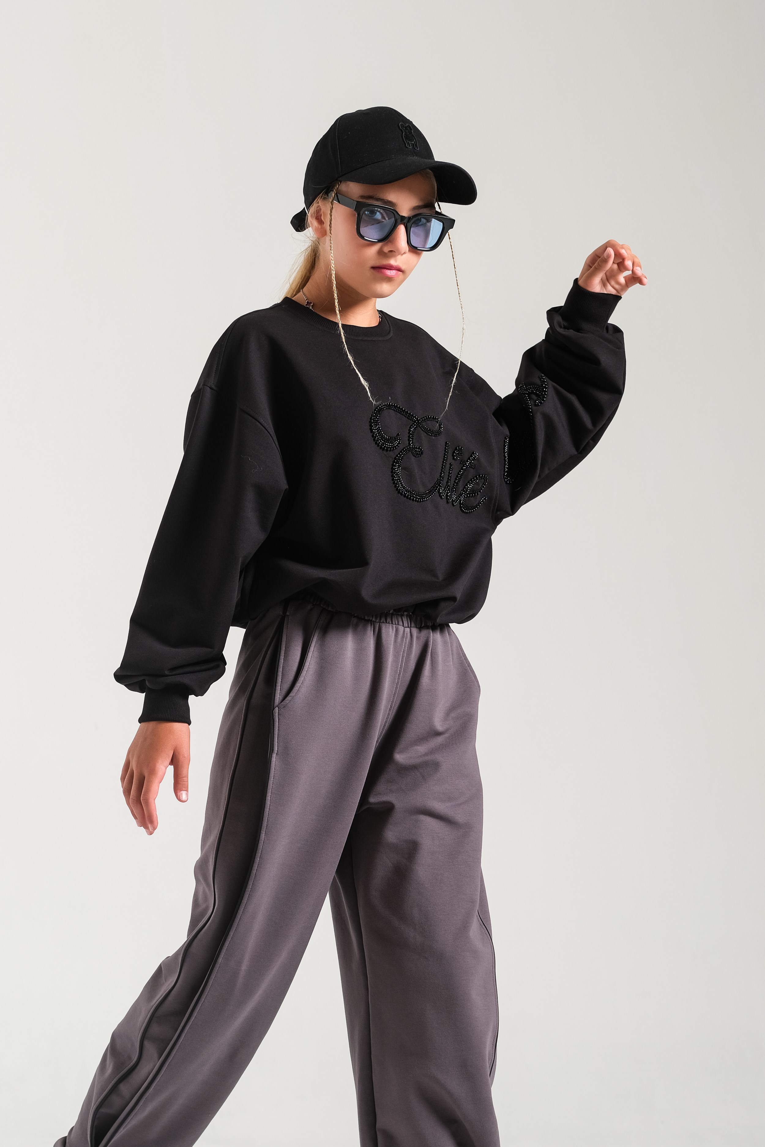 Boncuk Nakışlı Kız Sweat - Siyah