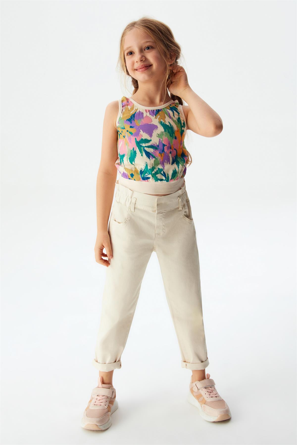 ÇİCEKLİ ARKASI İP ASKLI BLUZ