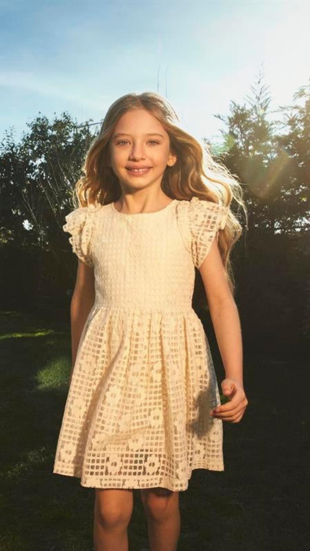 ÇİCEKLİ FİLELİ ELBİSE