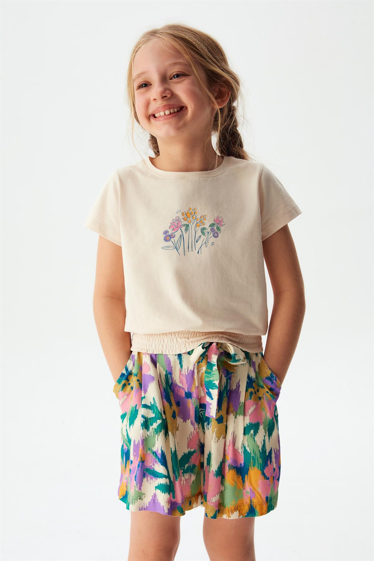 ÇİCEKLİ KEMERLİ ŞORT