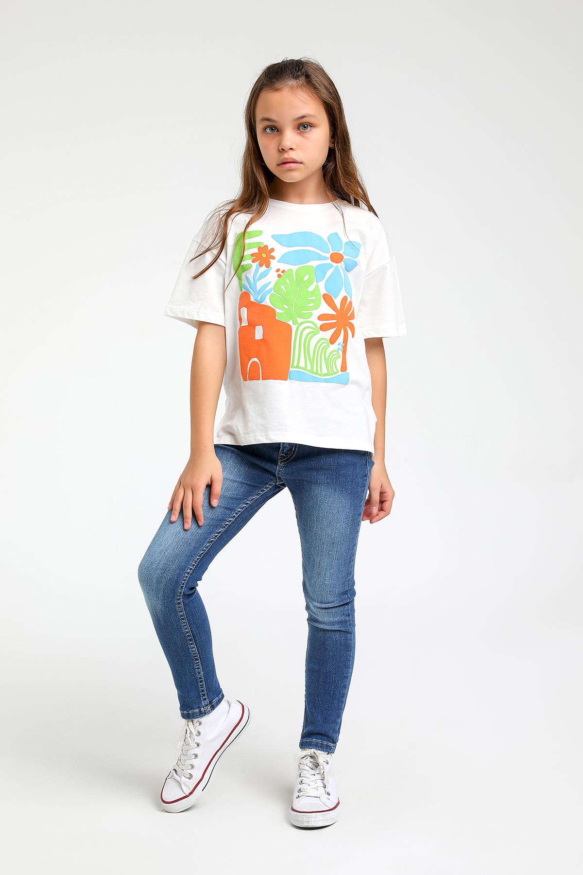 RENKLİ ÇİCEK DESENLİ T-SHIRT