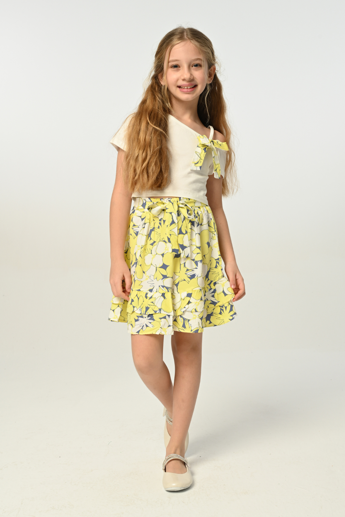 SAR ÇİÇEKLİ ETEKLİ TAKIM