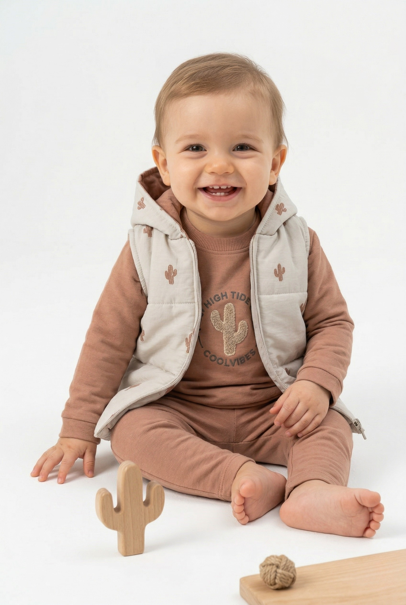 Yelekli Erkek Bebe Set - Kahverengi
