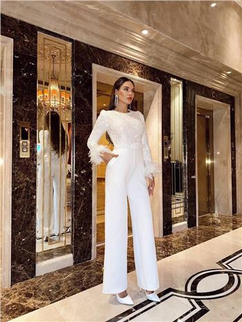 Beyaz Kollar Tüy Detaylı Kemerli Taşlı Bluz Pantolon Takım