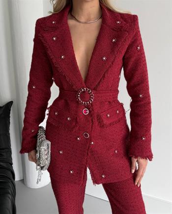 İşlemeli Kemer Detaylı Kırmızı Ceket Pantolon Takım