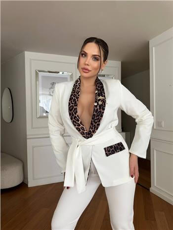 Leopar Desenli Yaka Bel Bağlama Detaylı Beyaz İkili Takım