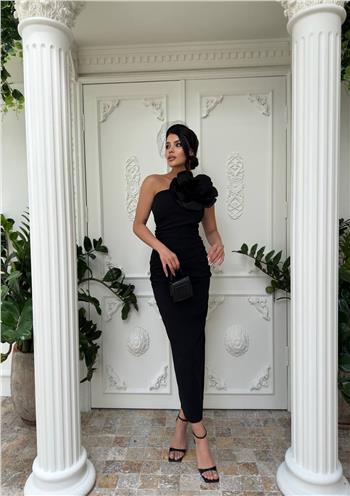 Tek Omuz Gül Detaylı Siyah Elbise