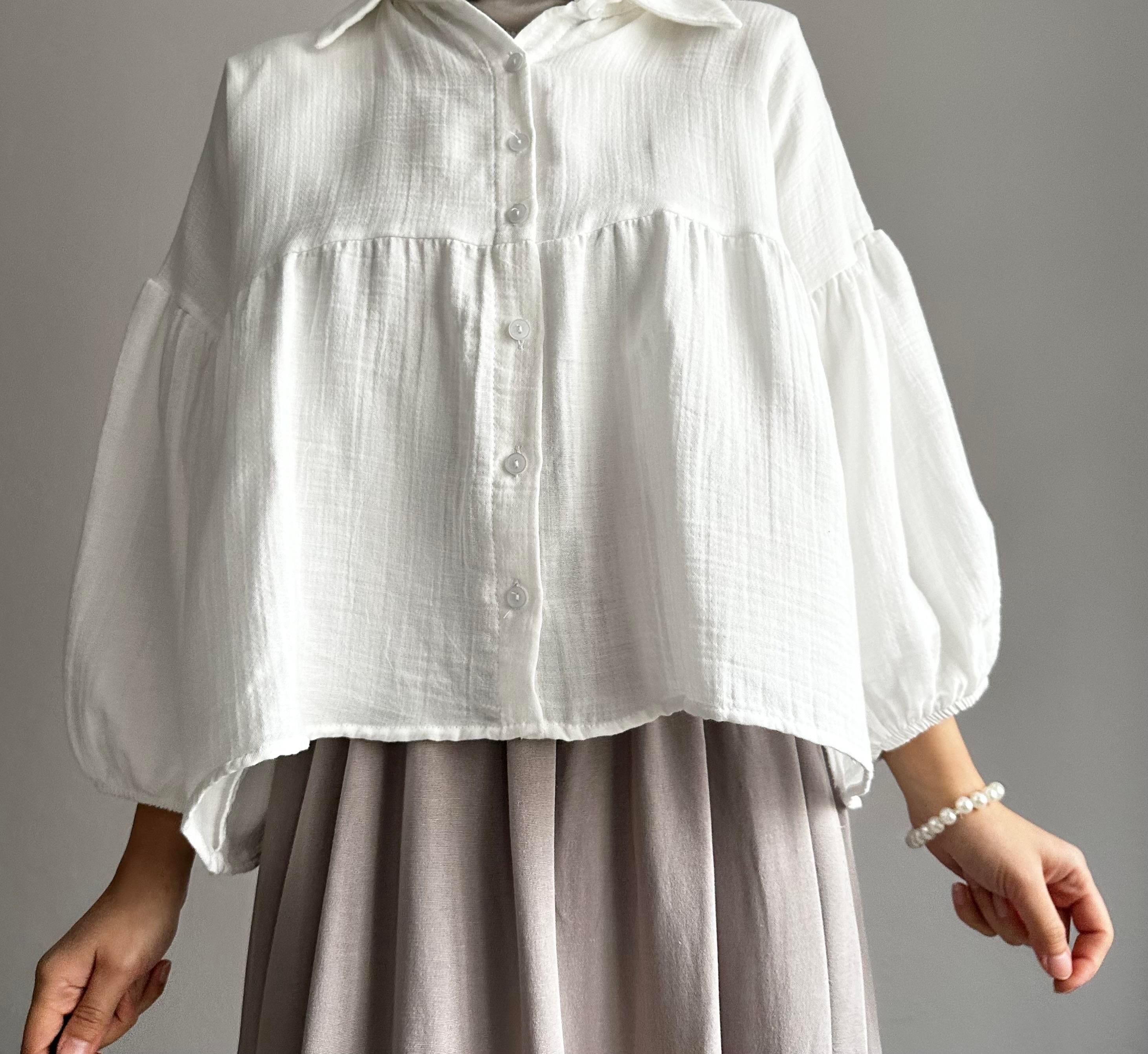 Beyaz Balon Kol Müslin Gömlek
