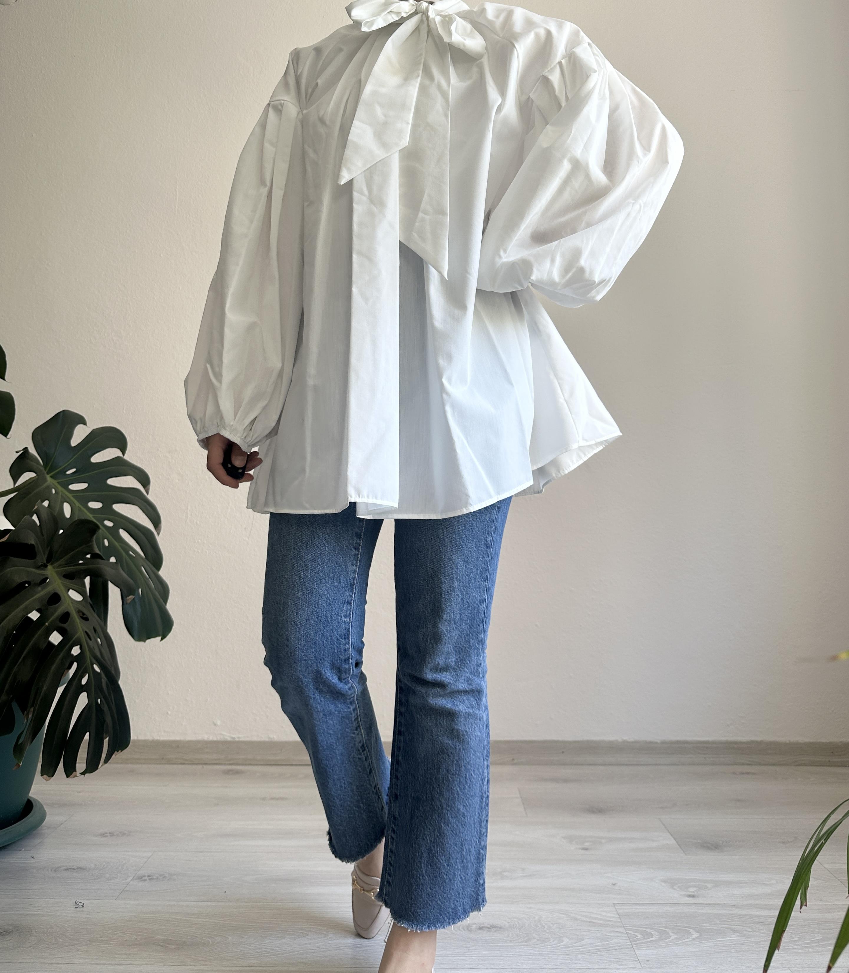Beyaz Yakası Bağlamalı Tunik