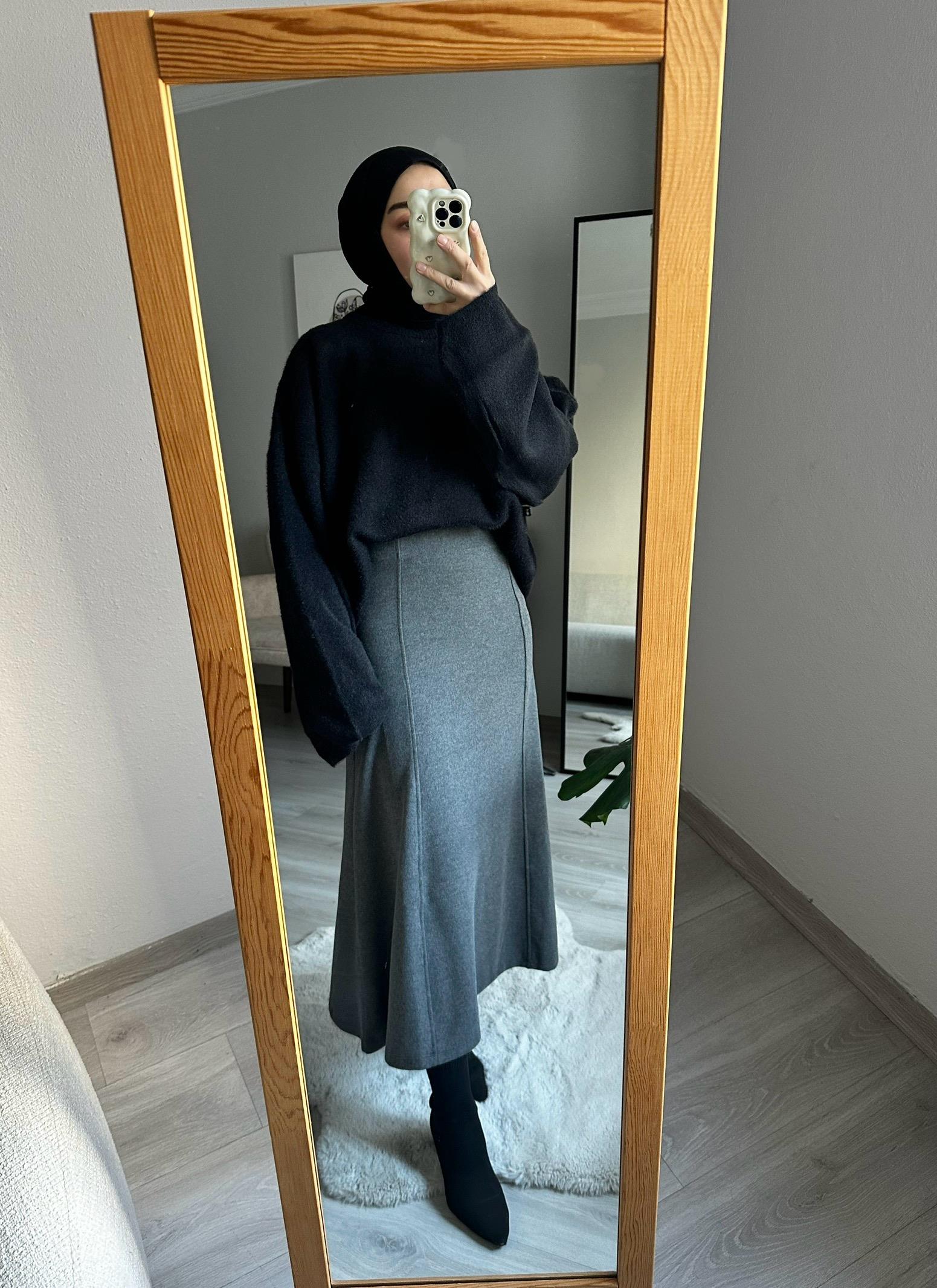 Gri Triko Verev Etek