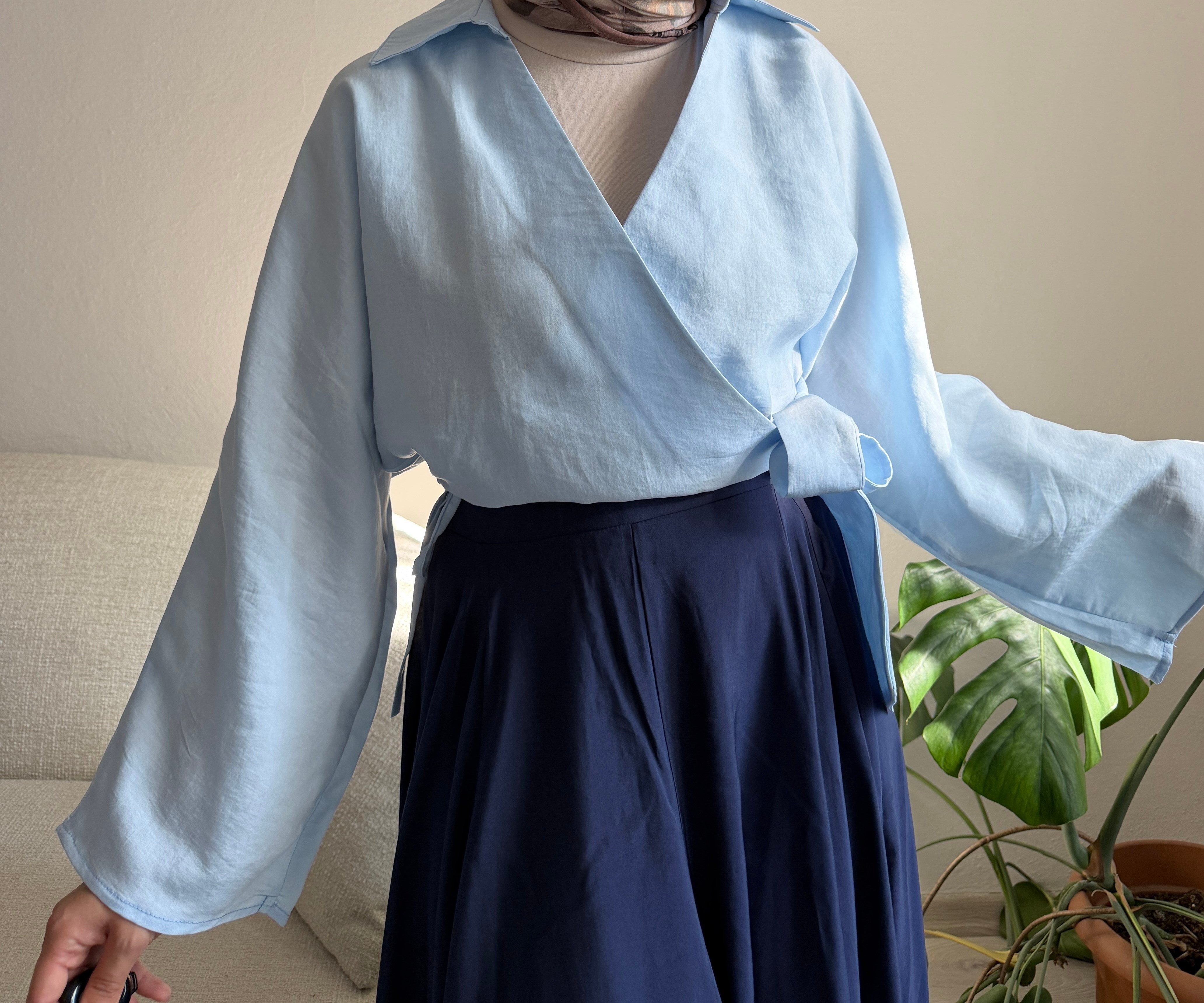 Mavi Çapraz Bağlamalı Crop Bluz