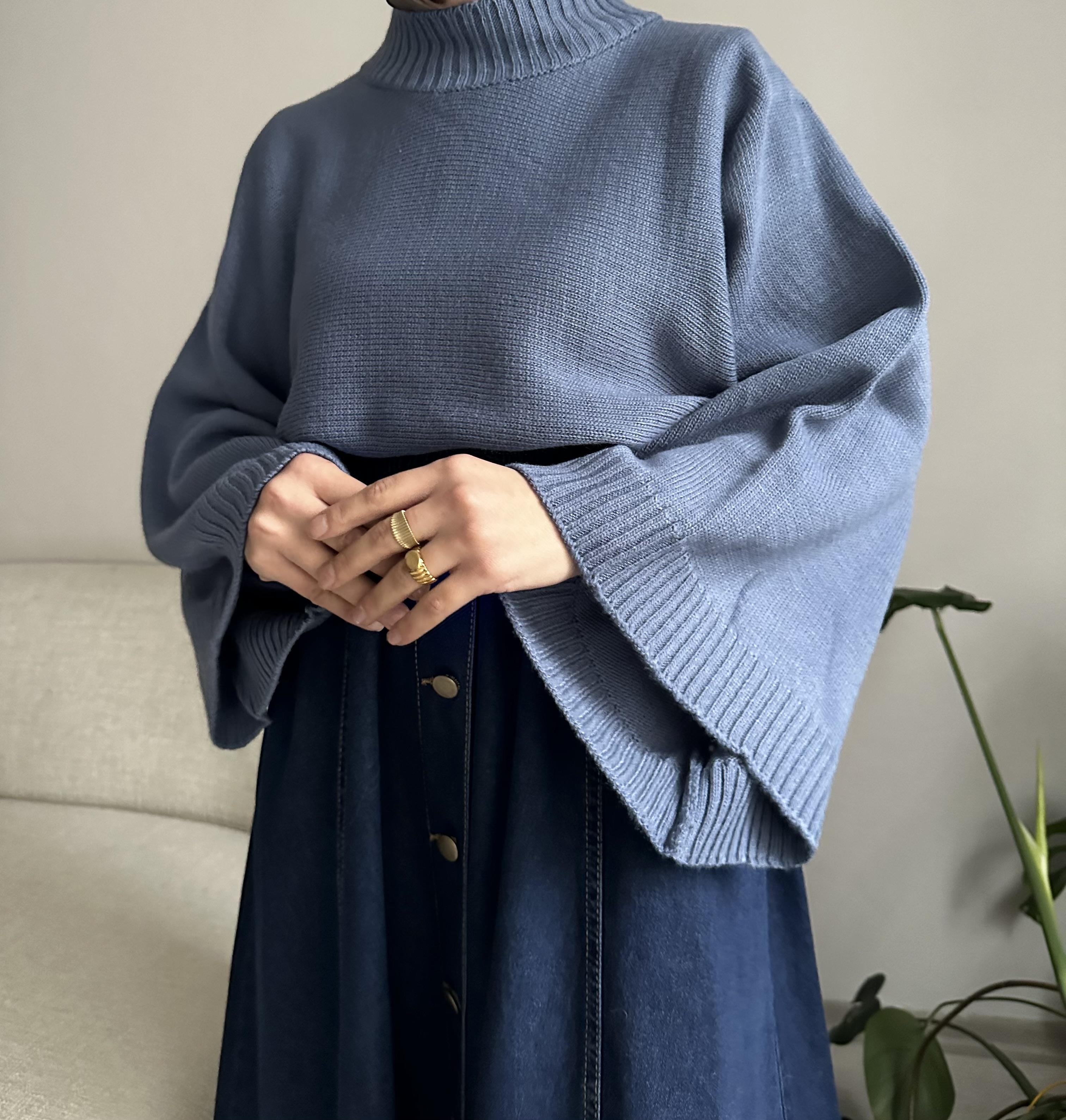 Mavi Geniş Kol Kazak