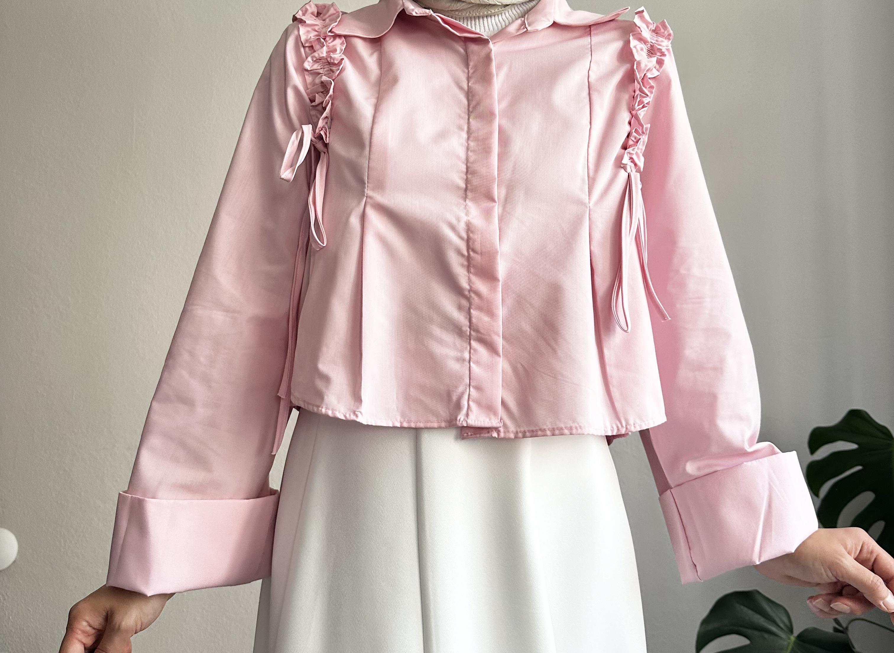 Pembe Omzu Fırfırlı Gömlek