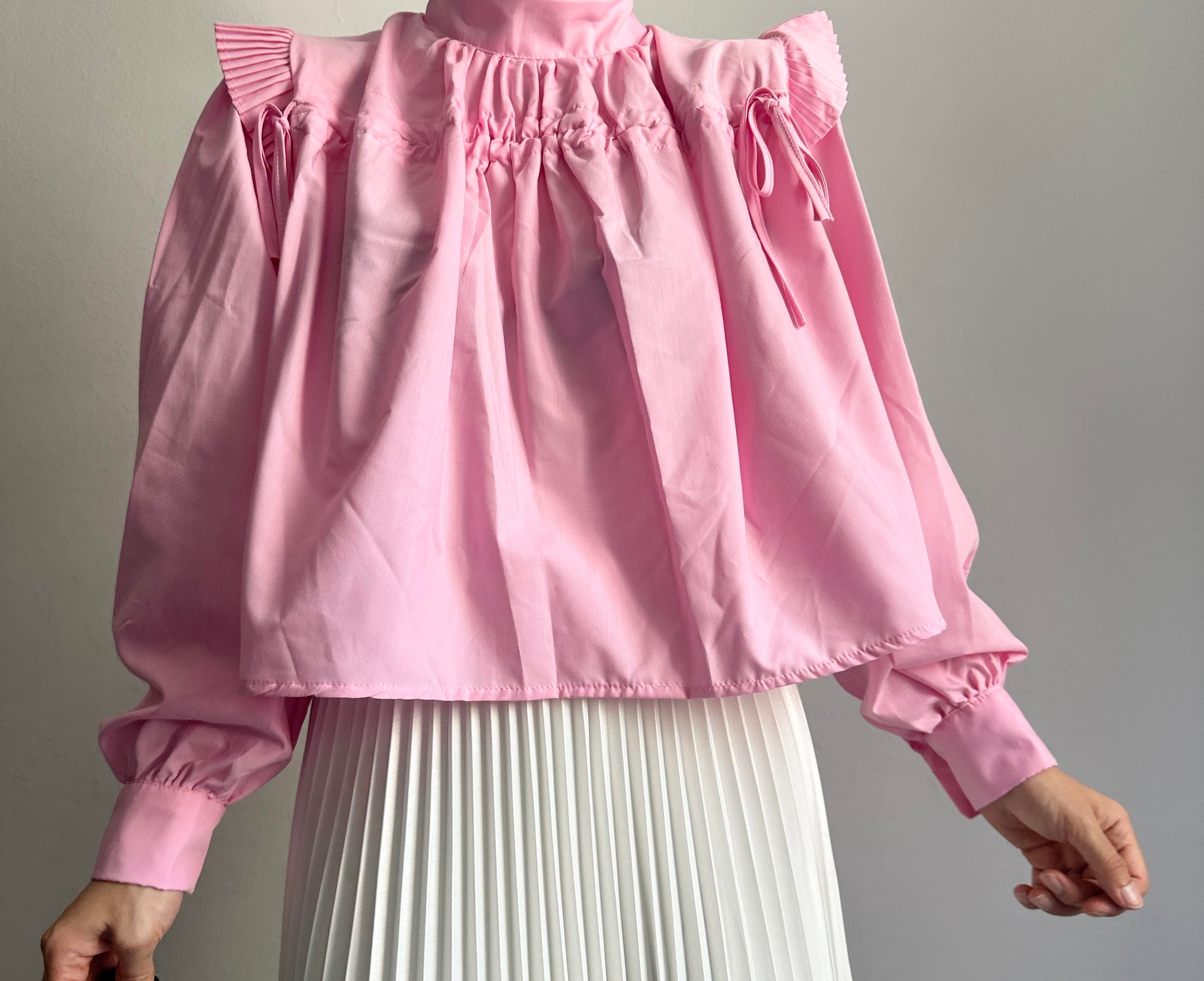 Pembe Omzu Volanlı Bluz 