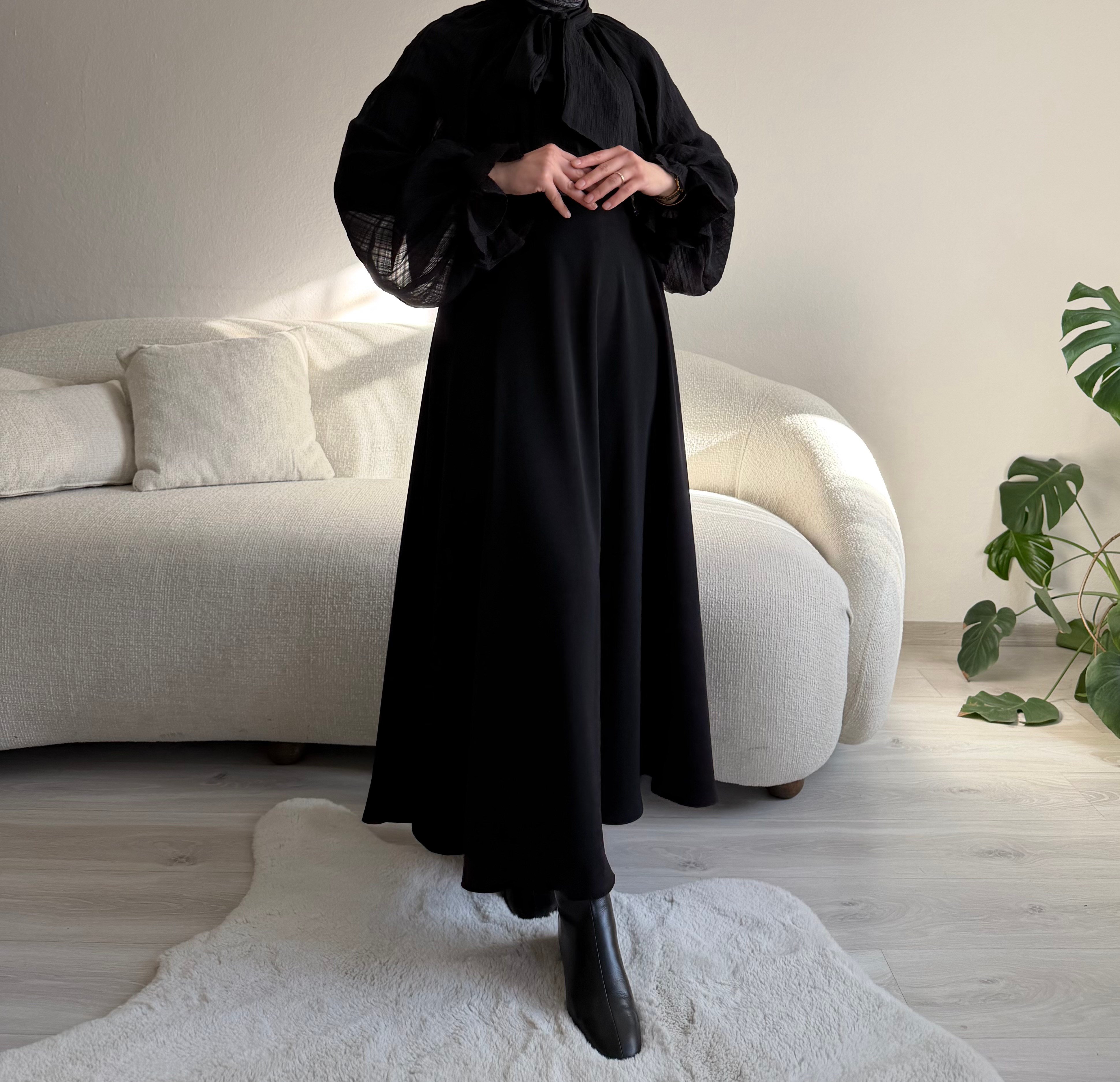 Siyah İthal Krep Kloş Etek