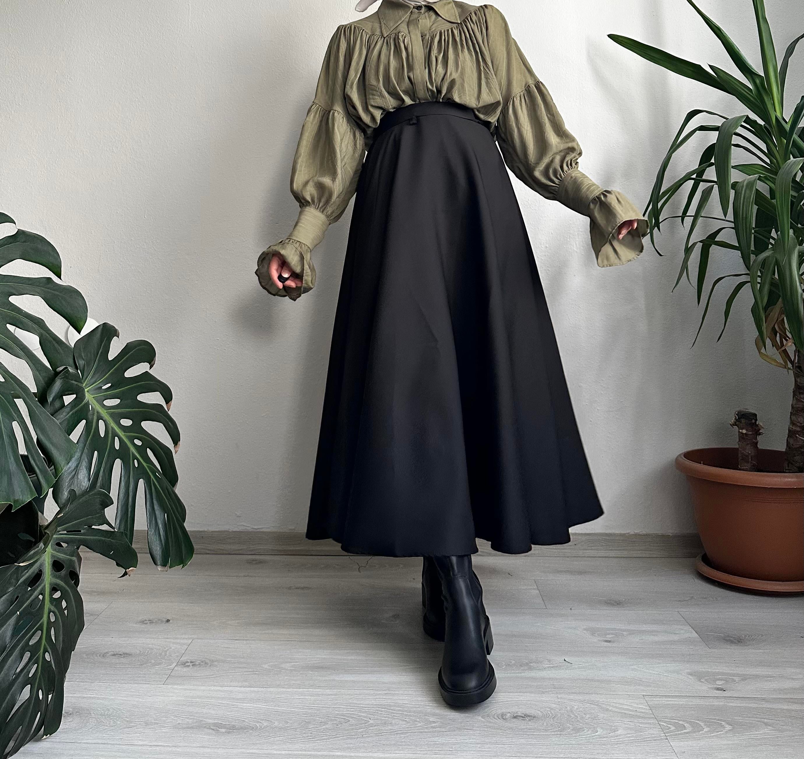 Siyah Lienz Kloş Etek